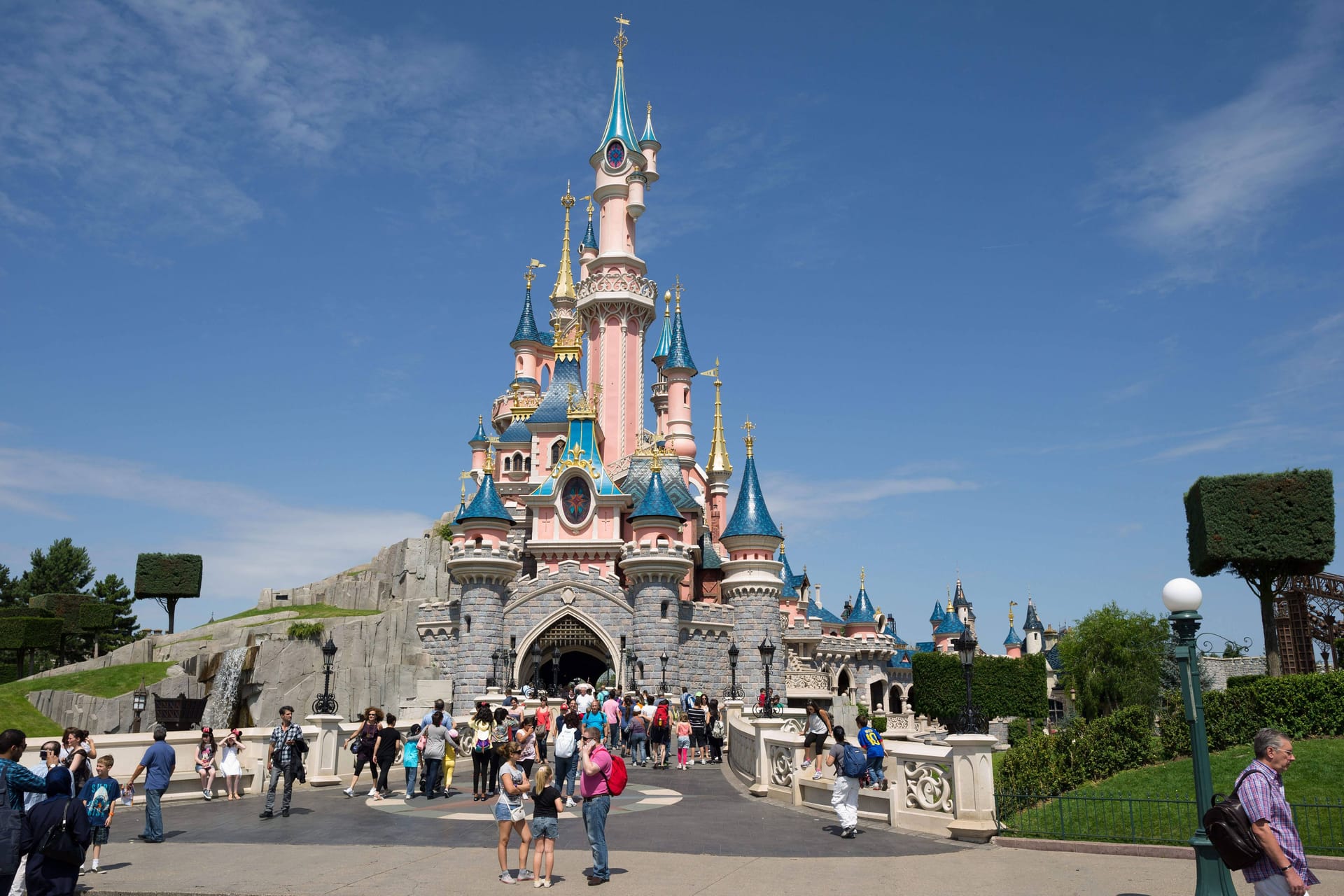 Das Märchenschloss im Disneyland Paris (Archivbild): Hier finden regelmäßig Hochzeiten statt.