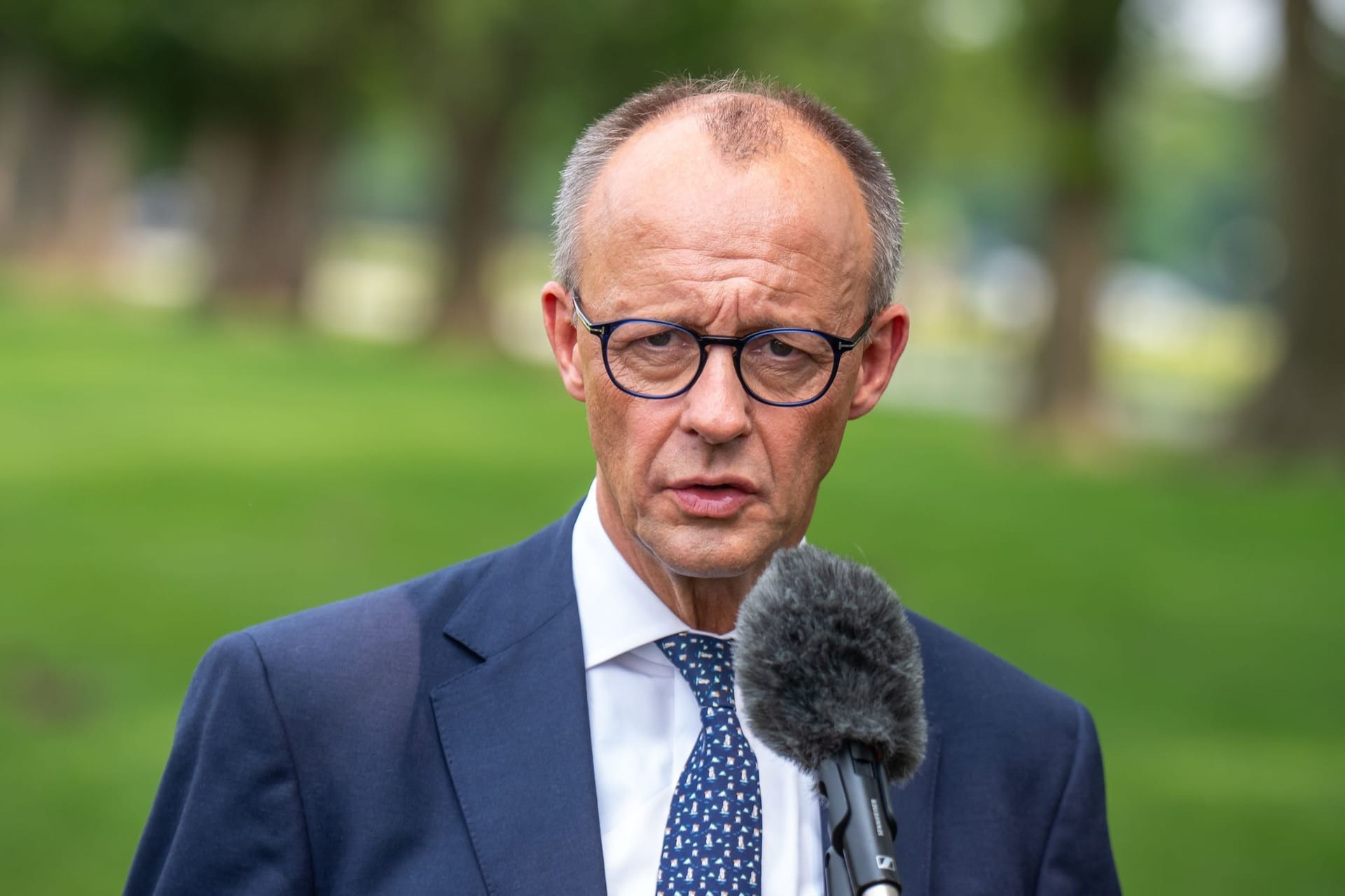 Bundeskanzler Friedrich Merz (CDU) gibt ein Statement, nachdem er von US-Präsident Trump im Weißen Haus empfangen wurde. Bundeskanzler Friedrich Merz (CDU) gibt ein Statement, nachdem er von US-Präsident Trump im Weißen Haus empfangen wurde.