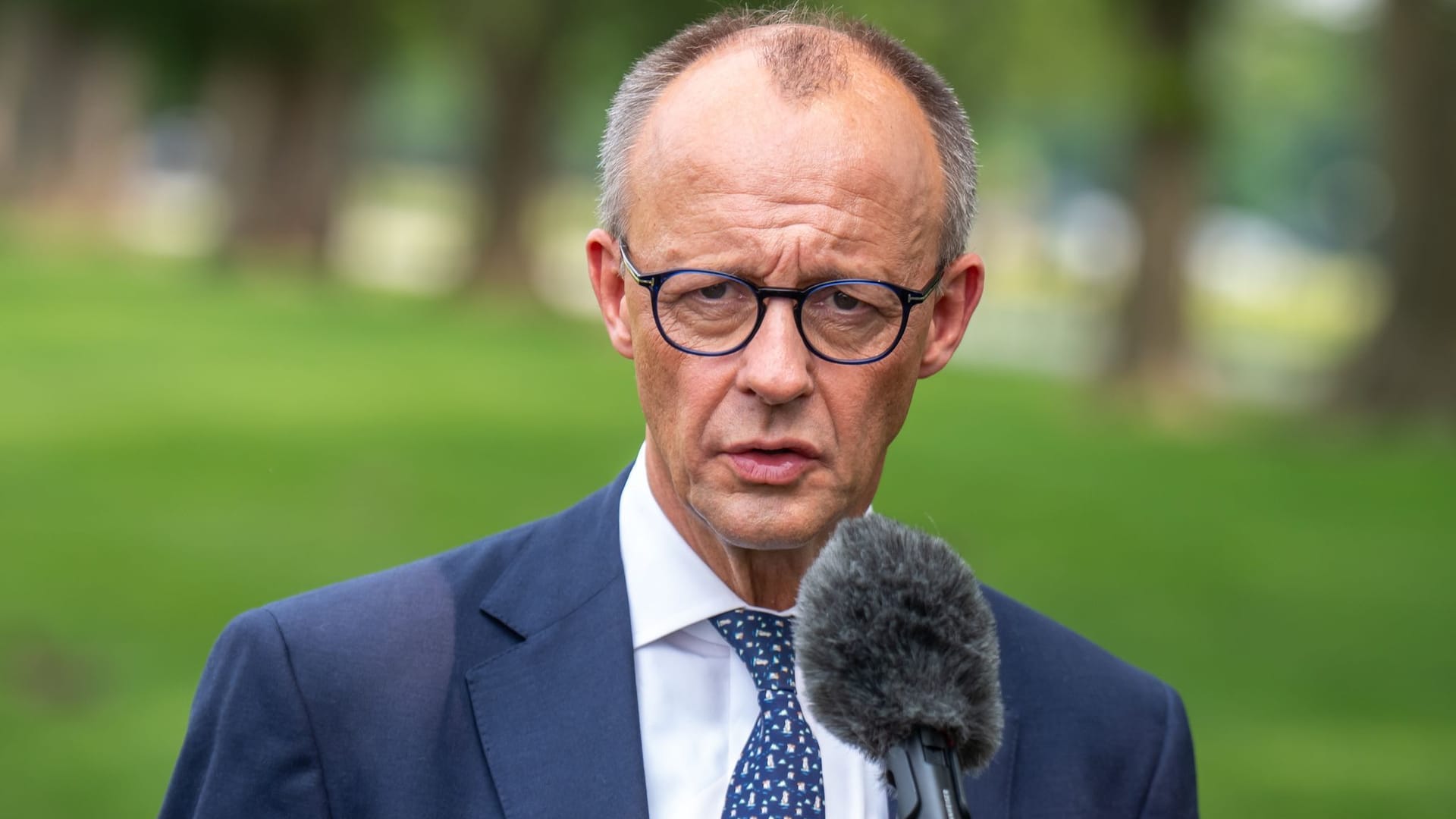 Bundeskanzler Friedrich Merz (CDU) gibt ein Statement, nachdem er von US-Präsident Trump im Weißen Haus empfangen wurde.