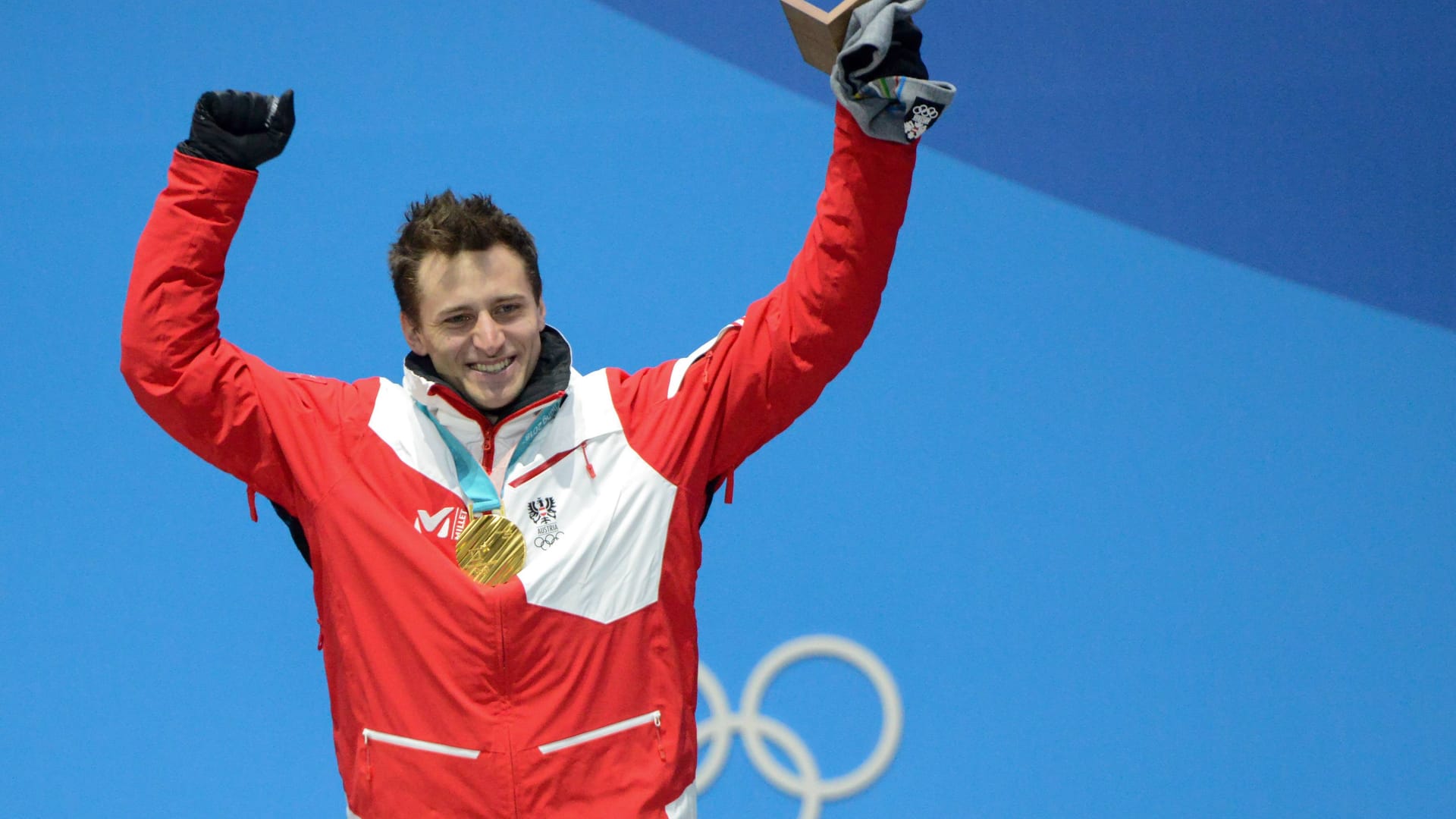 Matthias Mayer mit seiner Goldmedaille bei Olympia in Pyeongchang.
