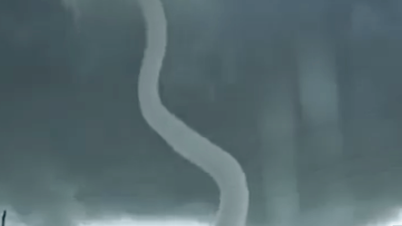 Ein schlangenförmiger Tornado wütet im US-Bundesstaat South Dakota.