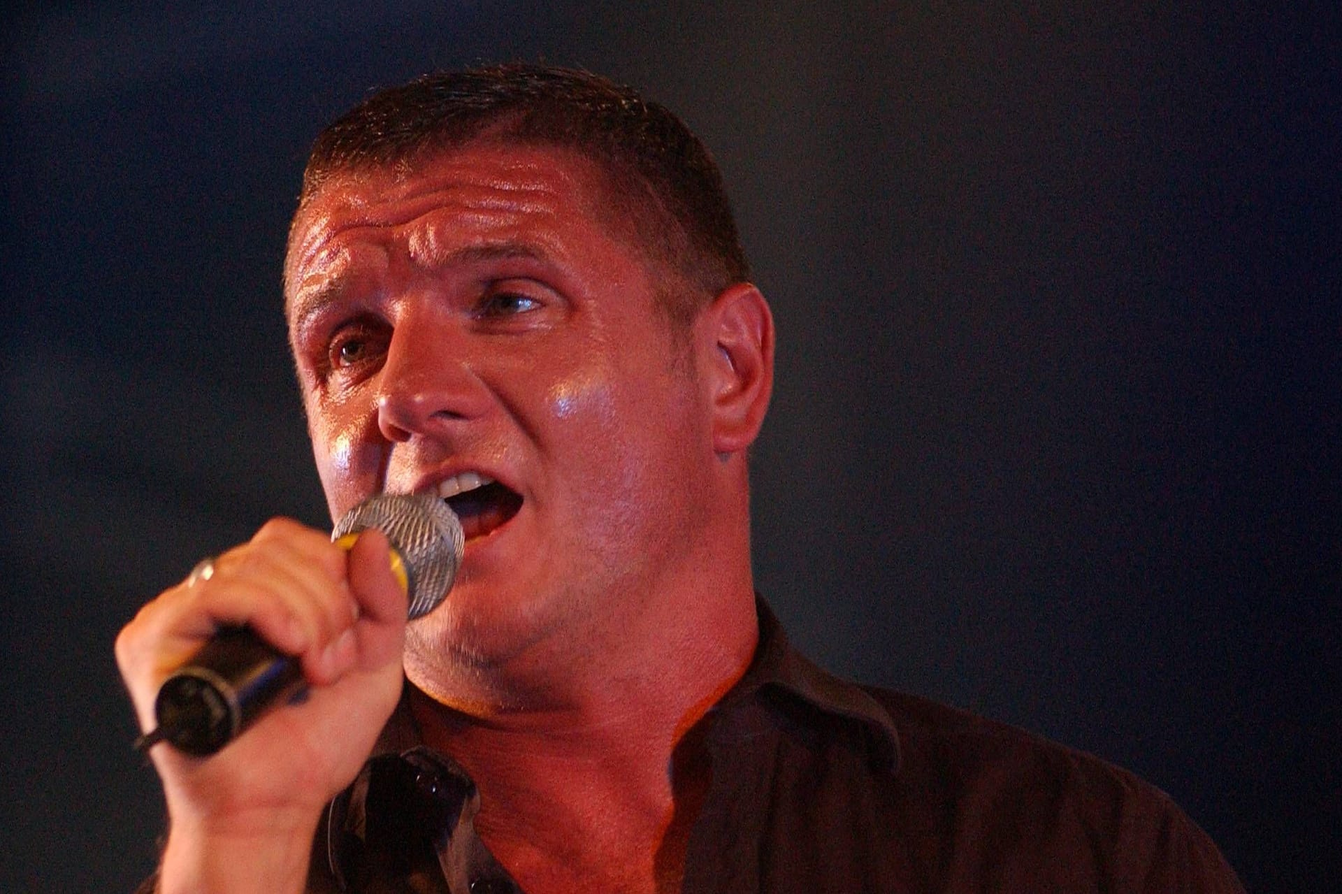 Douglas McCarthy: Er war als Sänger der Band Nitzer Ebb bekannt.