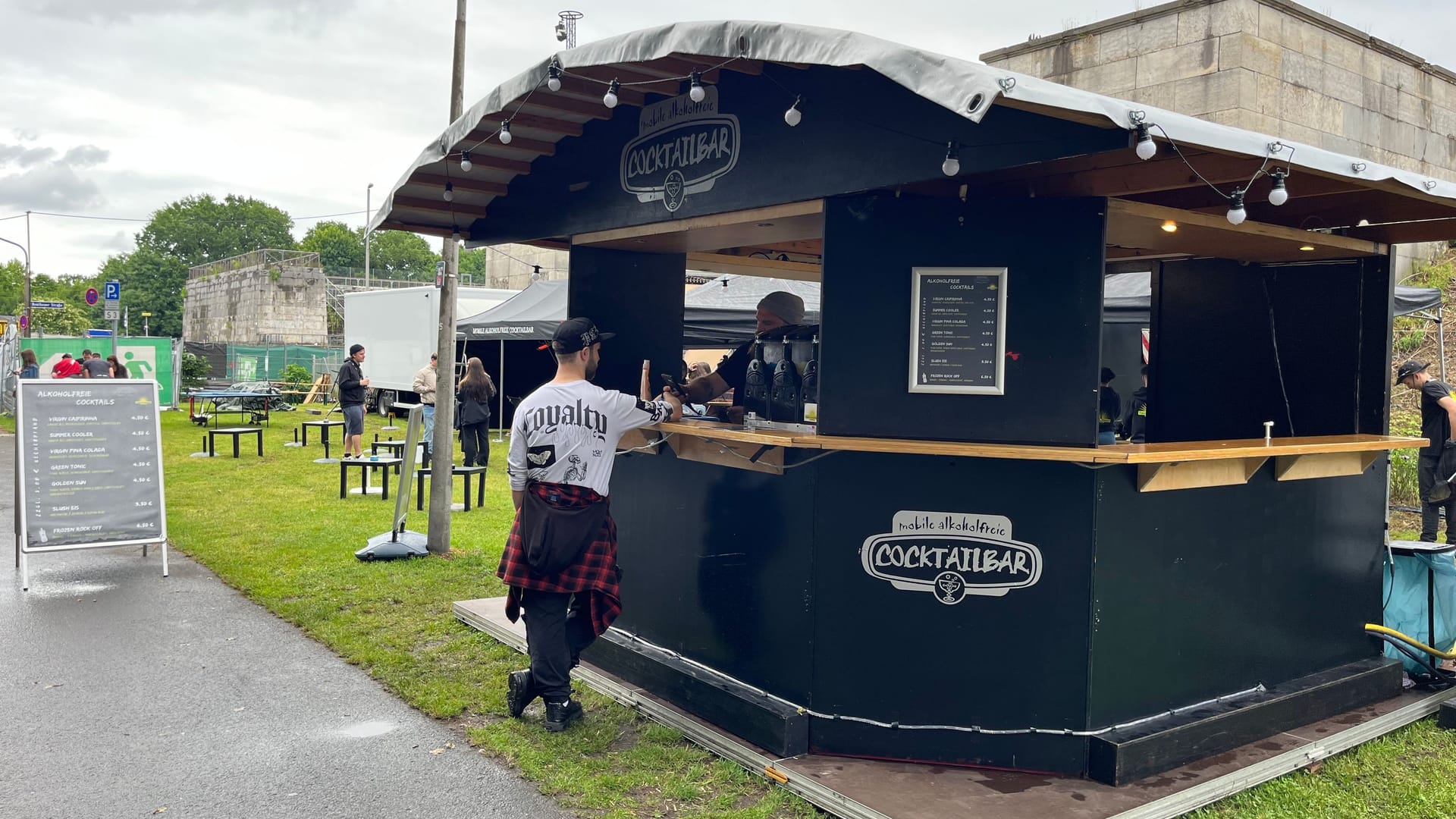 Eine alkoholfreie Cocktailbar: Die Kinder- und Jugendarbeit des Nürnberger Jugendamtes bietet dort vergleichsweise günstige Getränke an.