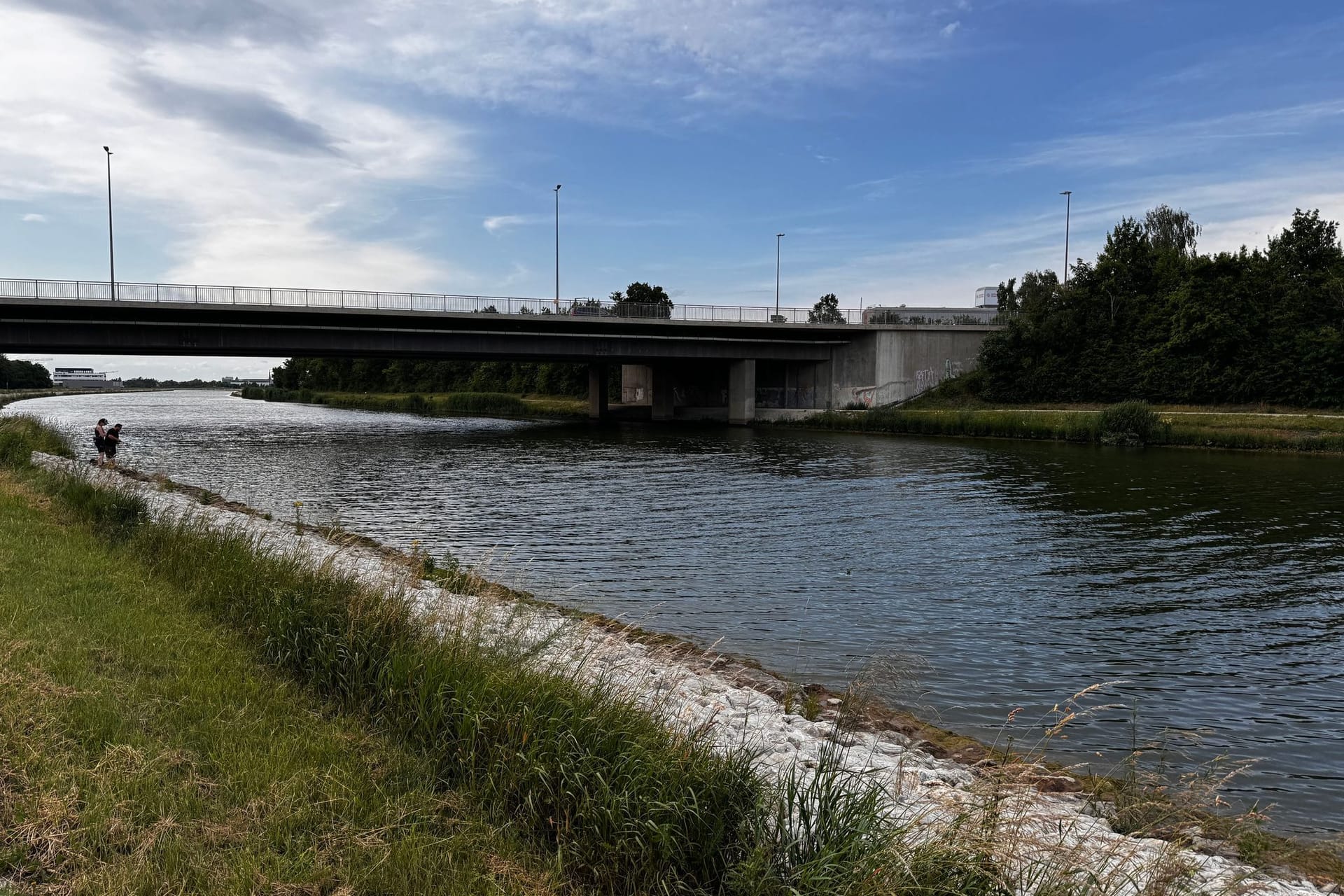 Vermisster Junge tot im Main-Donau-Kanal