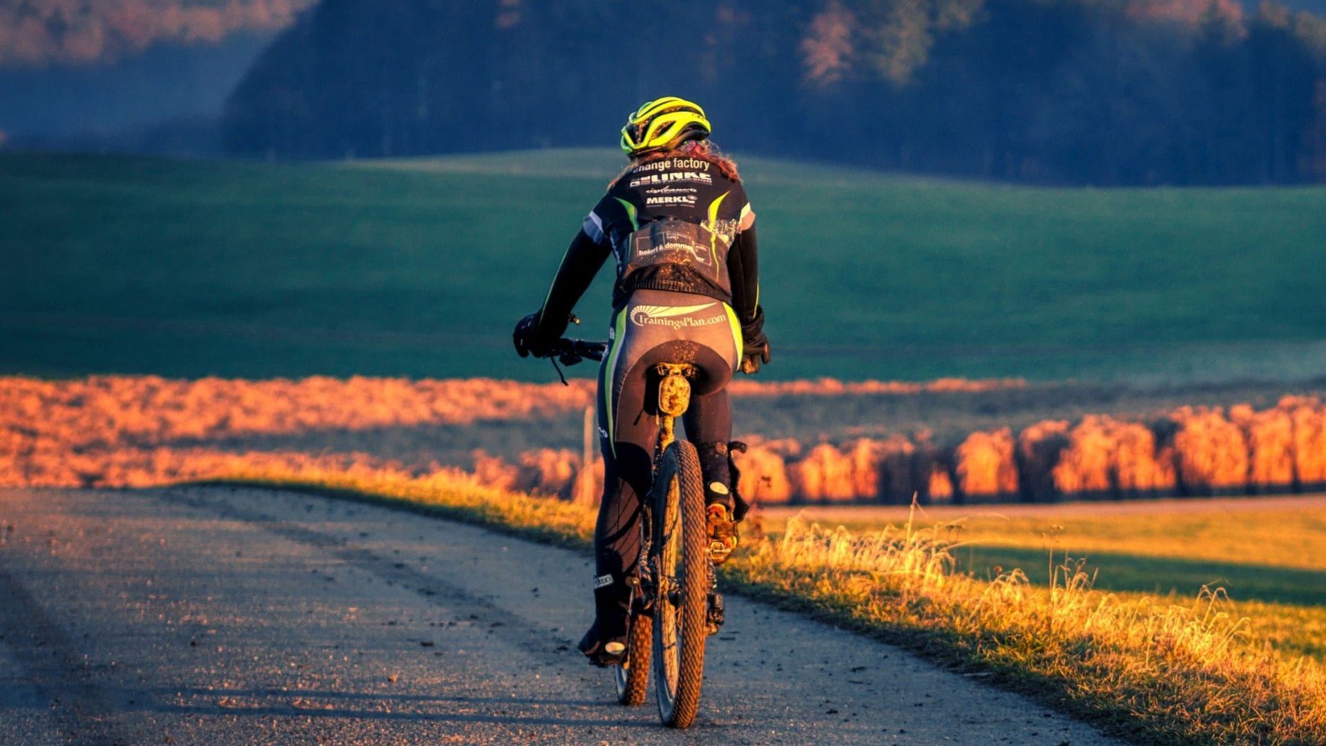 Mit einem bequemen Sattel sind auch längere Fahrradtouren kein Problem (Symbolbild). Mit einem bequemen Sattel sind auch längere Fahrradtouren kein Problem (Symbolbild).