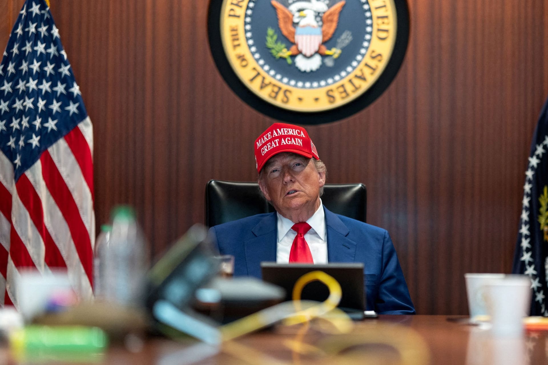 US-Präsident Donald Trump im Lagezentrum des Weißen Hauses, dem sogenannten Situation Room.