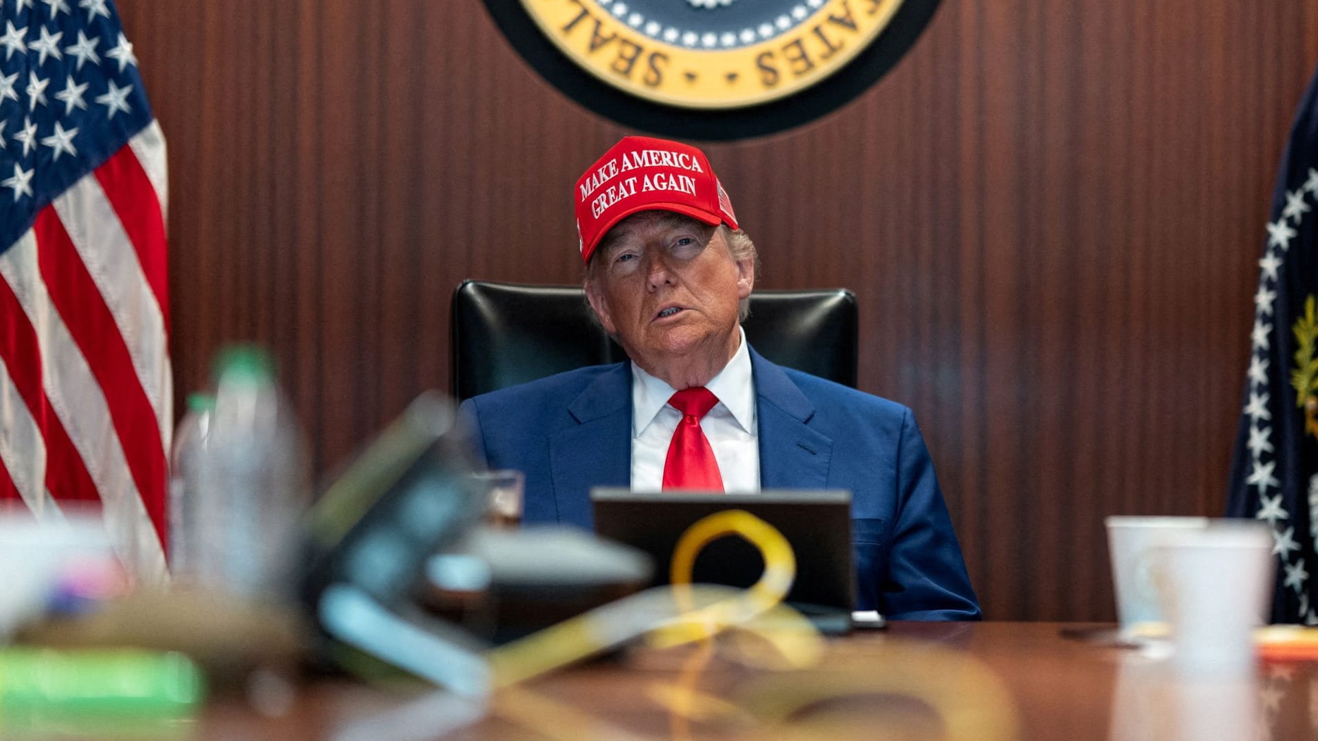 US-Präsident Donald Trump im Lagezentrum des Weißen Hauses, dem sogenannten Situation Room.