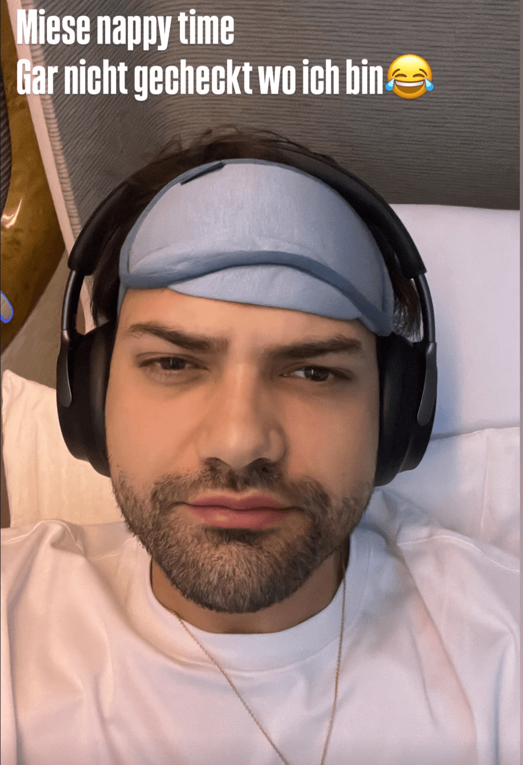 Jimi Blue Ochsenknecht: Der TV-Star im Flieger von Dubai nach Hamburg.