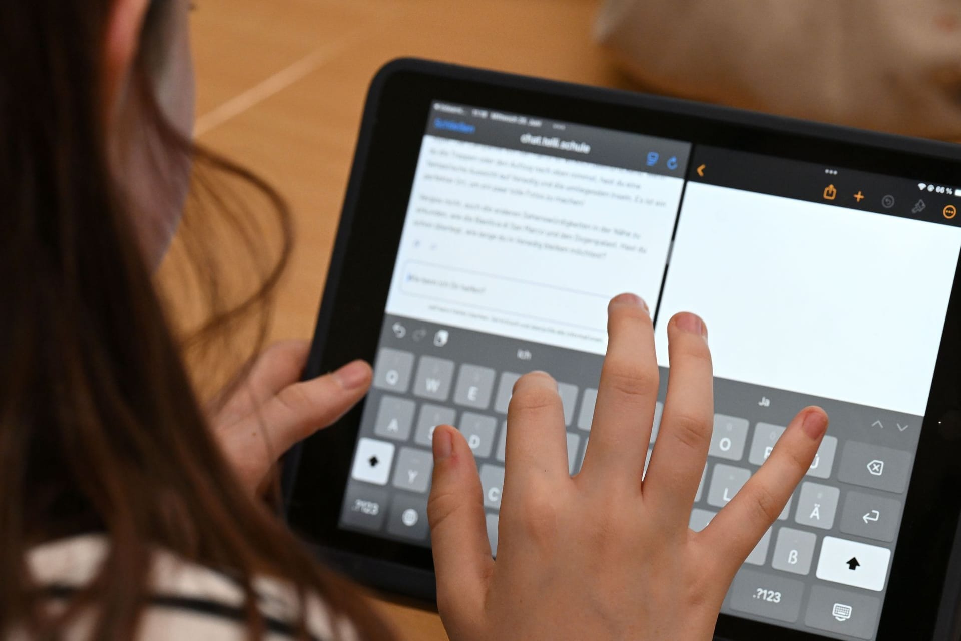 Bremen führt, nach eigenen Angaben als erstes Bundesland, den KI-Chatbot „Telli“ an allen öffentlichen Schulen ein. Bremen führt, nach eigenen Angaben als erstes Bundesland, den KI-Chatbot „Telli“ an allen öffentlichen Schulen ein.