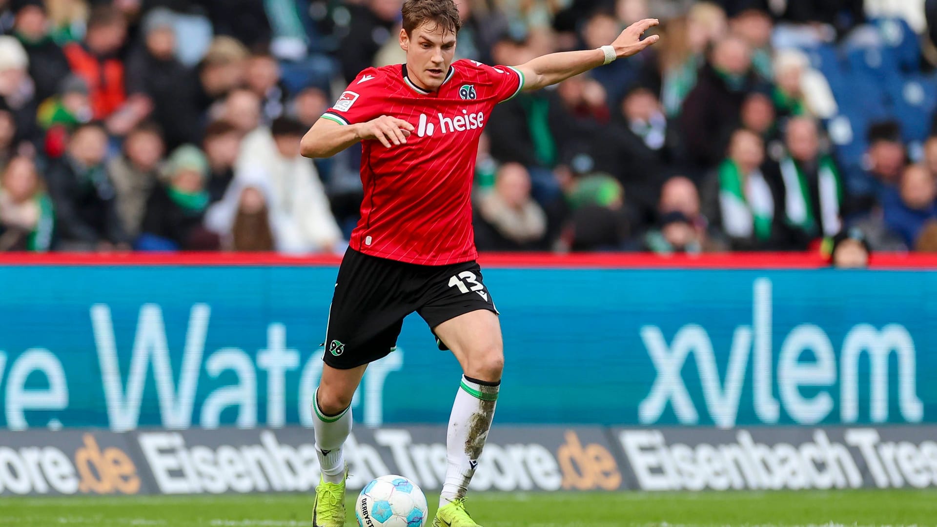 Max Christiansen im Trikot von Hannover 96: Vor seiner Zeit bei den Niedersachsen spielte er für Ingolstadt und Fürth in der Bundesliga.