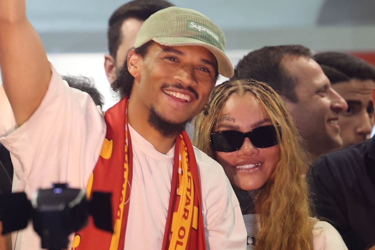 Leroy Sané: Seine Partnerin Candice Brook hat ihn nach Istanbul begleitet.