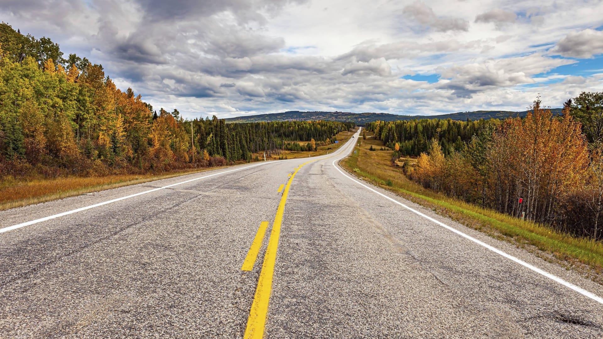 Start in Alaska: Hier beginnt die längste Straße der Welt – über 48.000 Kilometer bis ans andere Ende des Kontinents. Start in Alaska: Hier beginnt die längste Straße der Welt – über 48.000 Kilometer bis ans andere Ende des Kontinents.
