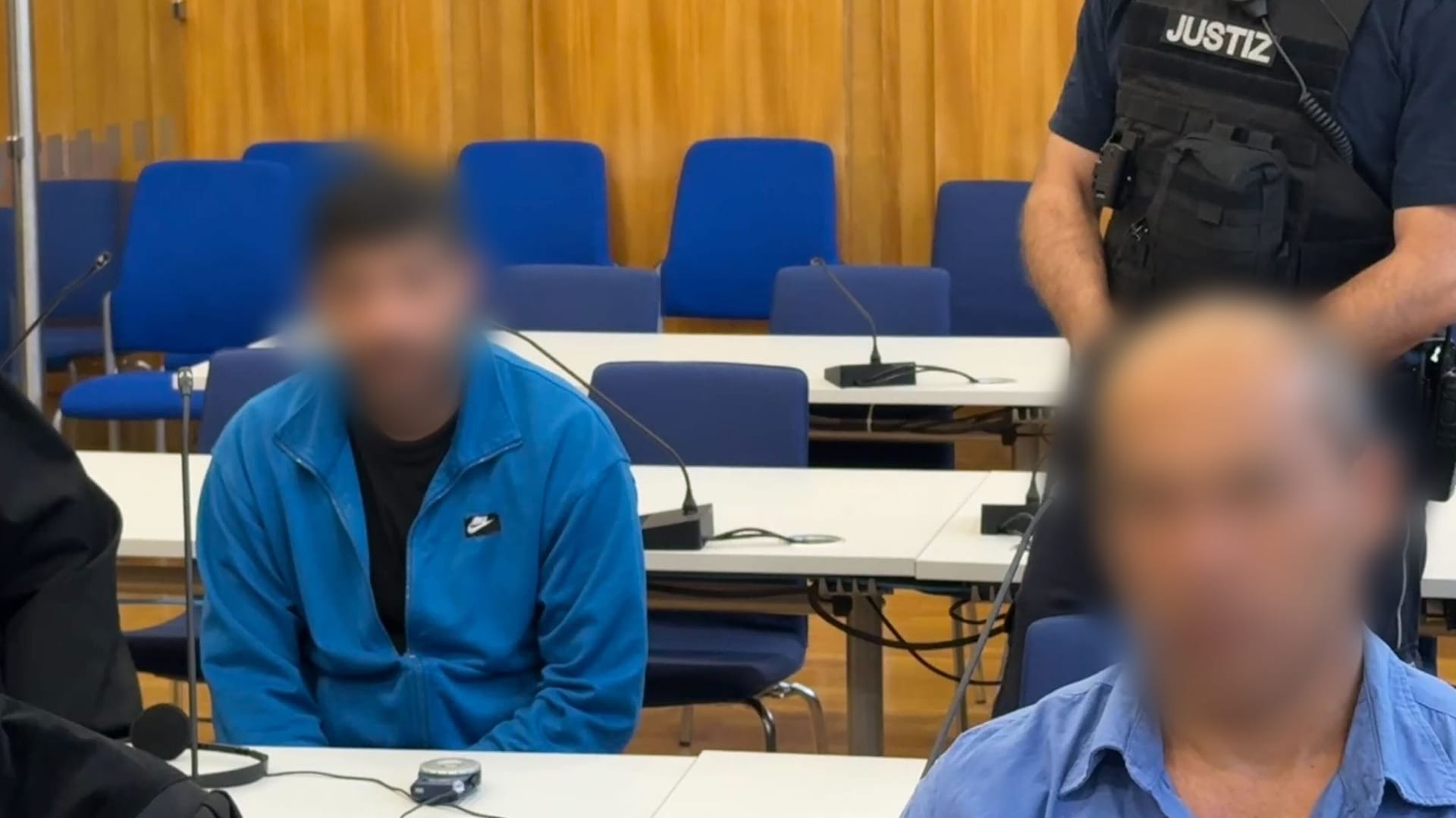 Beginn des Totschlagsprozesses gegen zwei Lastwagenfahrer Beginn des Totschlagsprozesses gegen zwei Lastwagenfahrer
