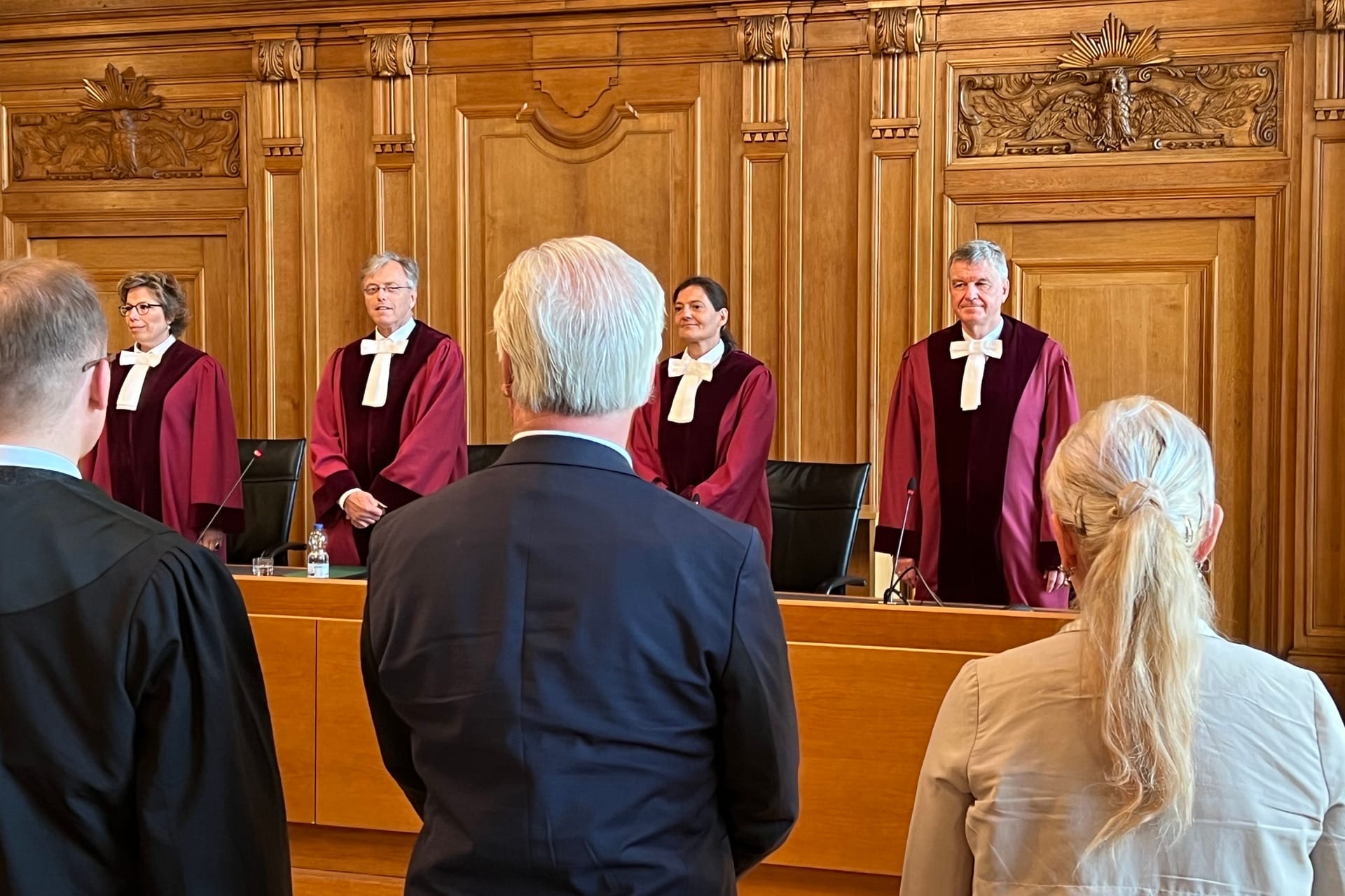 Richterspruch: Jürgen und Stephanie Elsässer hatten mit der Klage gegen das Verbot ihres Compact-Magazins Erfolg.