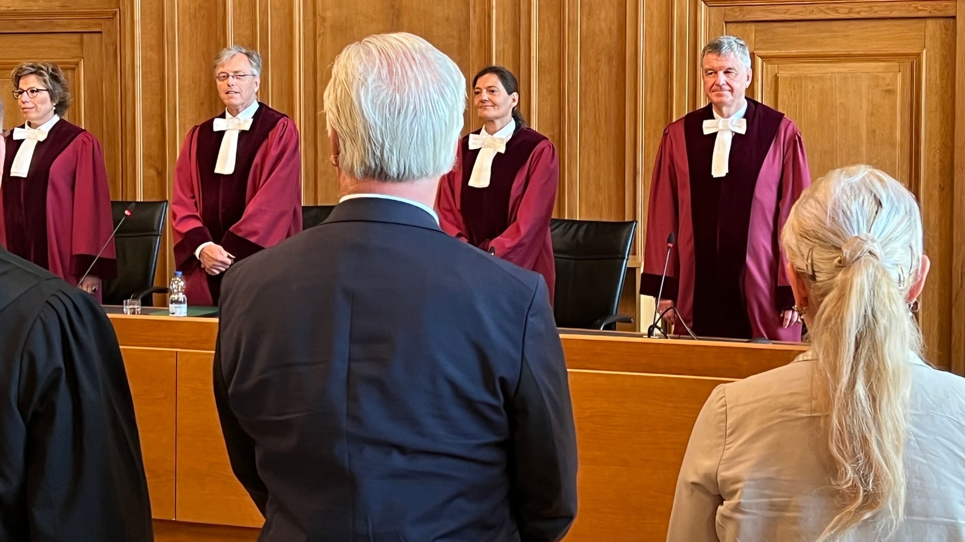 Richterspruch: Jürgen und Stephanie Elsässer hatten mit der Klage gegen das Verbot ihres Compact-Magazins Erfolg.