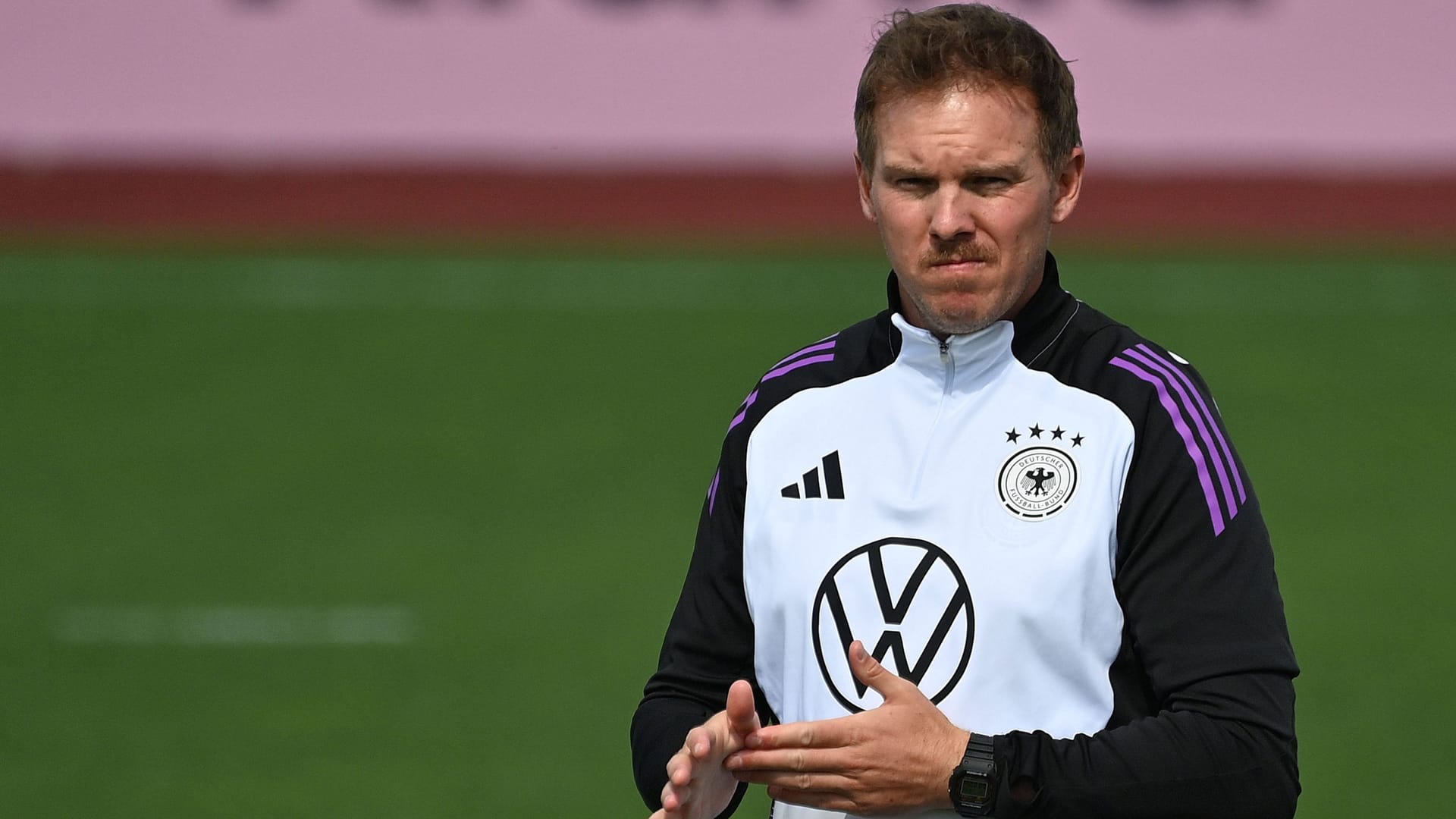 Julian Nagelsmann: Der Bundestrainer hat mit einigen Verletzungssorgen zu kämpfen. Julian Nagelsmann: Der Bundestrainer hat mit einigen Verletzungssorgen zu kämpfen.