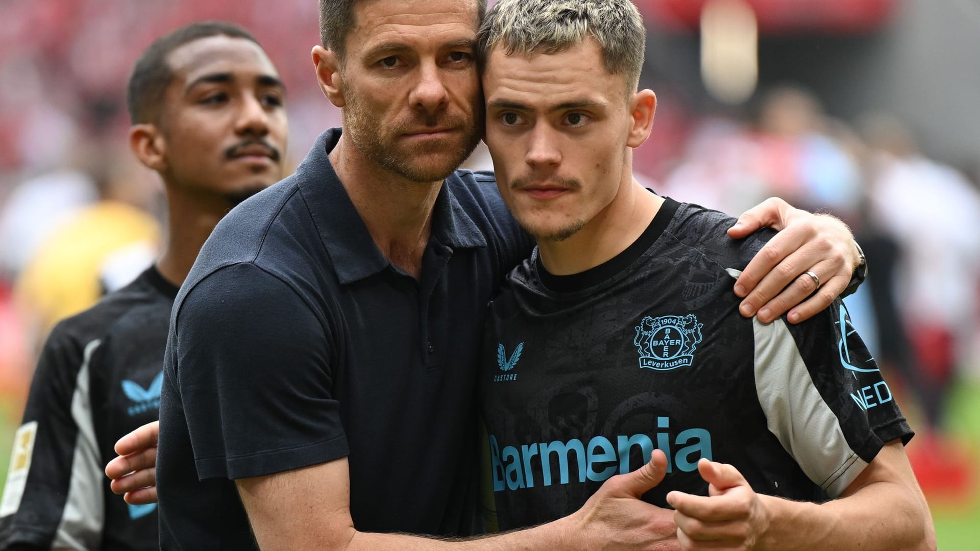 Xabi Alonso (l) und Florian Wirtz