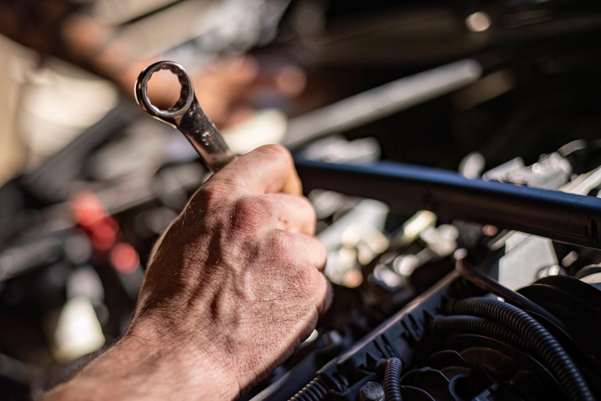 Teure Ersatzteile, steigende Löhne: Die Reparaturkosten für Autos klettern Jahr für Jahr.