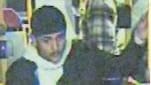 Mit diesem Foto fahndet die Polizei nach dem jungen Mann (Fahndungsfoto): Er ist einer von drei gesuchten Tätverdächtigen.