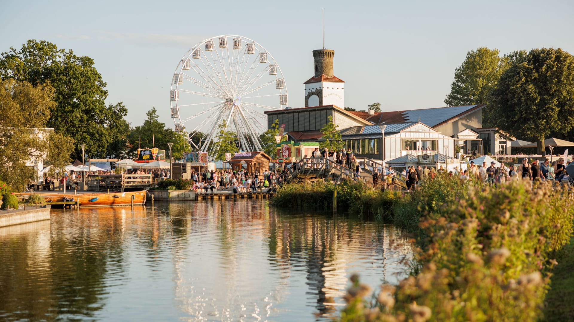Festliches Wochenende am Steinhuder Meer: Das Sommerfest mit maritimem Flair findet Ende August statt. Festliches Wochenende am Steinhuder Meer: Das Sommerfest mit maritimem Flair findet Ende August statt.