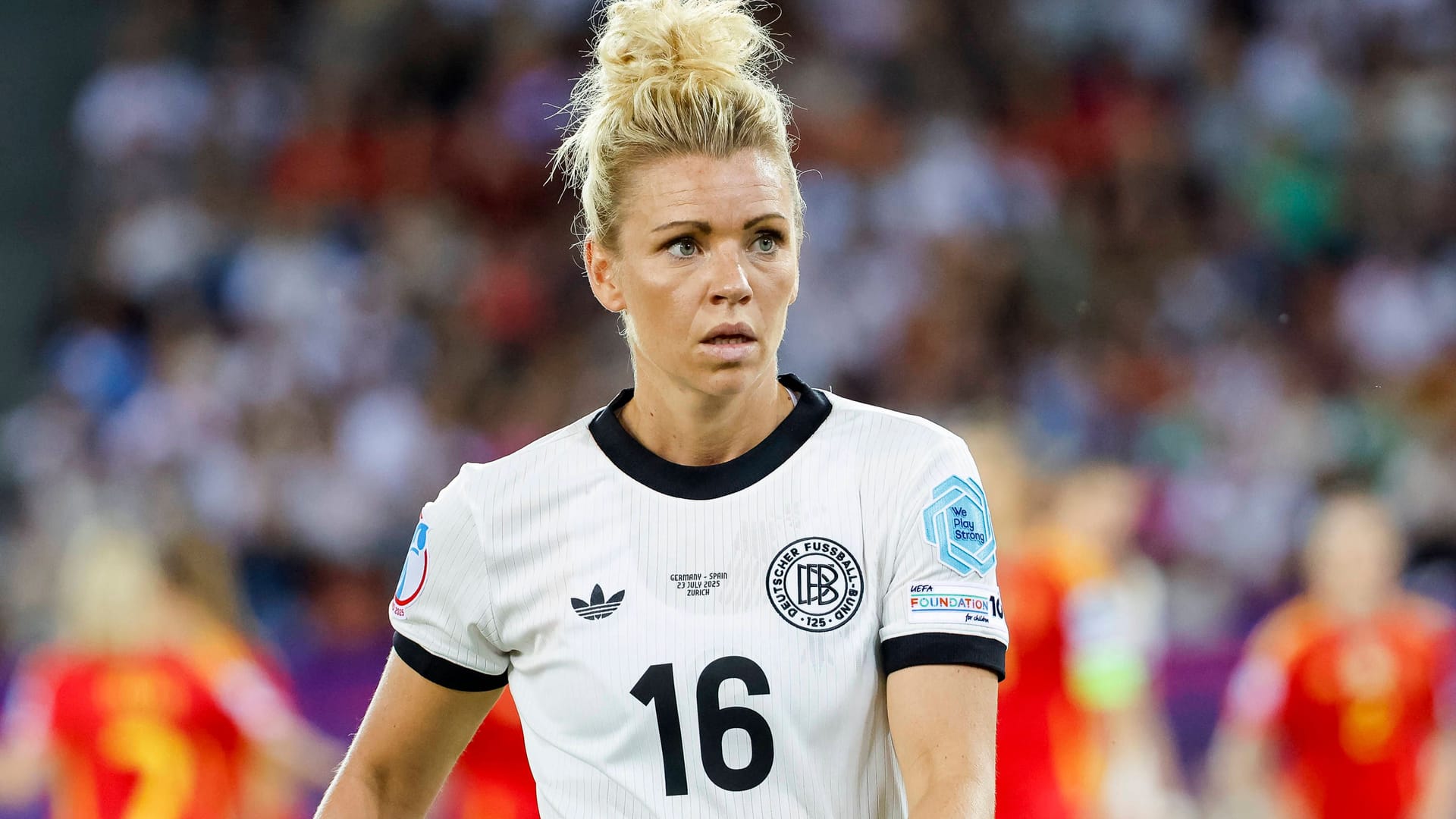 Linda Dallmann im deutschen Trikot bei der EM: Die DFB-Frauen waren im Halbfinale knapp gegen Spanien ausgeschieden.