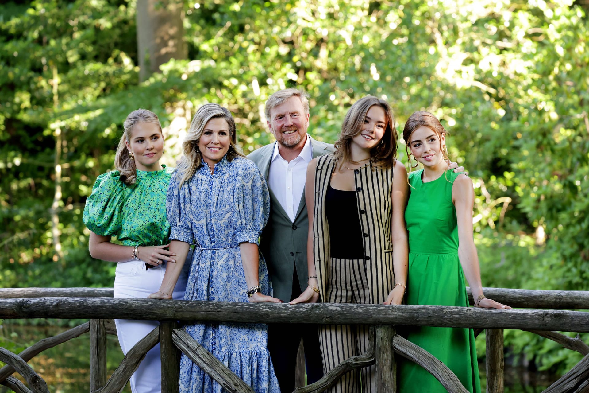 Die niederländische Königsfamilie: Königin Maxima und König Willem-Alexander mit Prinzessin Amalia, Prinzessin Alexia und Prinzessin Ariane.