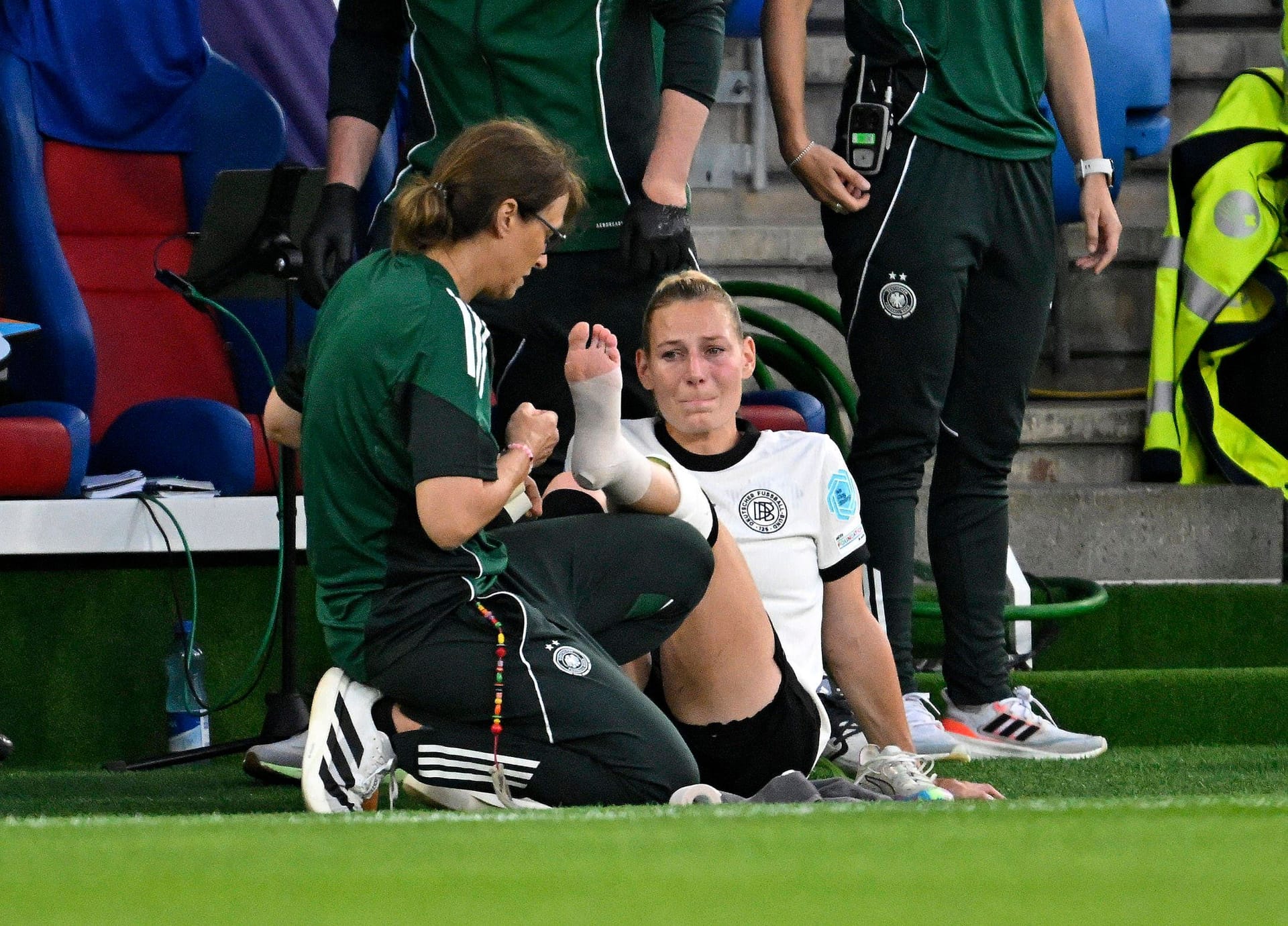 Sarai Linder (bis 20.): Startete gut in die Partie und setzte sich direkt gegen Frankreichs Superstar Cascarino durch (3.). Nach einem unglücklichen Zusammenstoß versuchte sie es nochmal, musste dann aber vorzeitig runter. Zu wenig für eine Bewertung. Ohne Note