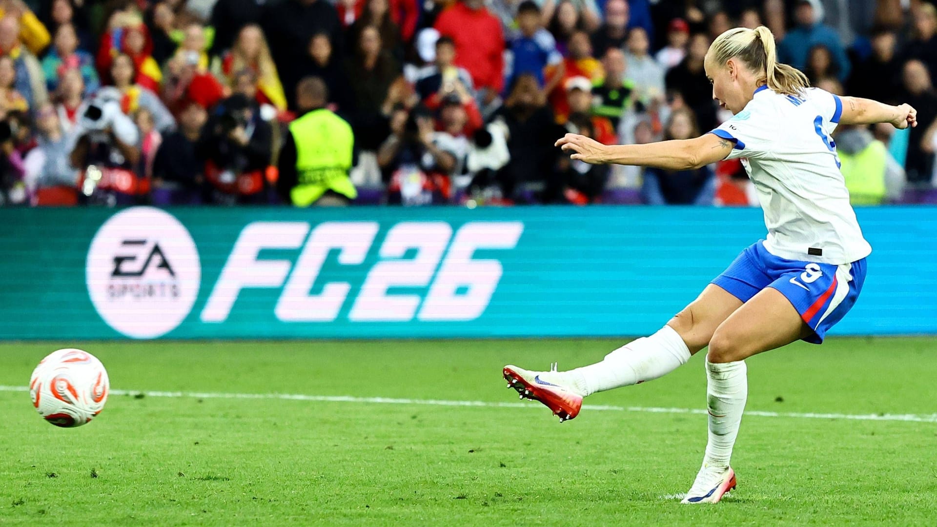 Beth Mead: Die Engländerin sorgte im Elfmeterschießen des Finales der Frauen-EM für ein kurioses Novum.