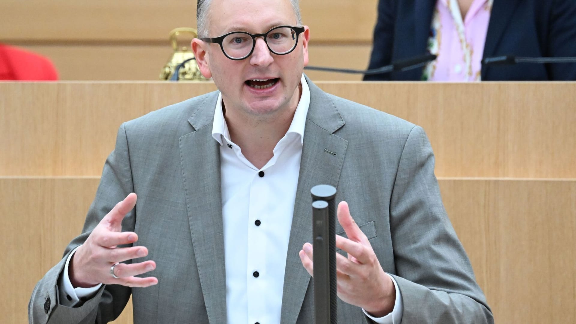 Landtagssitzung - Aussprache über den Etat Landtagssitzung - Aussprache über den Etat