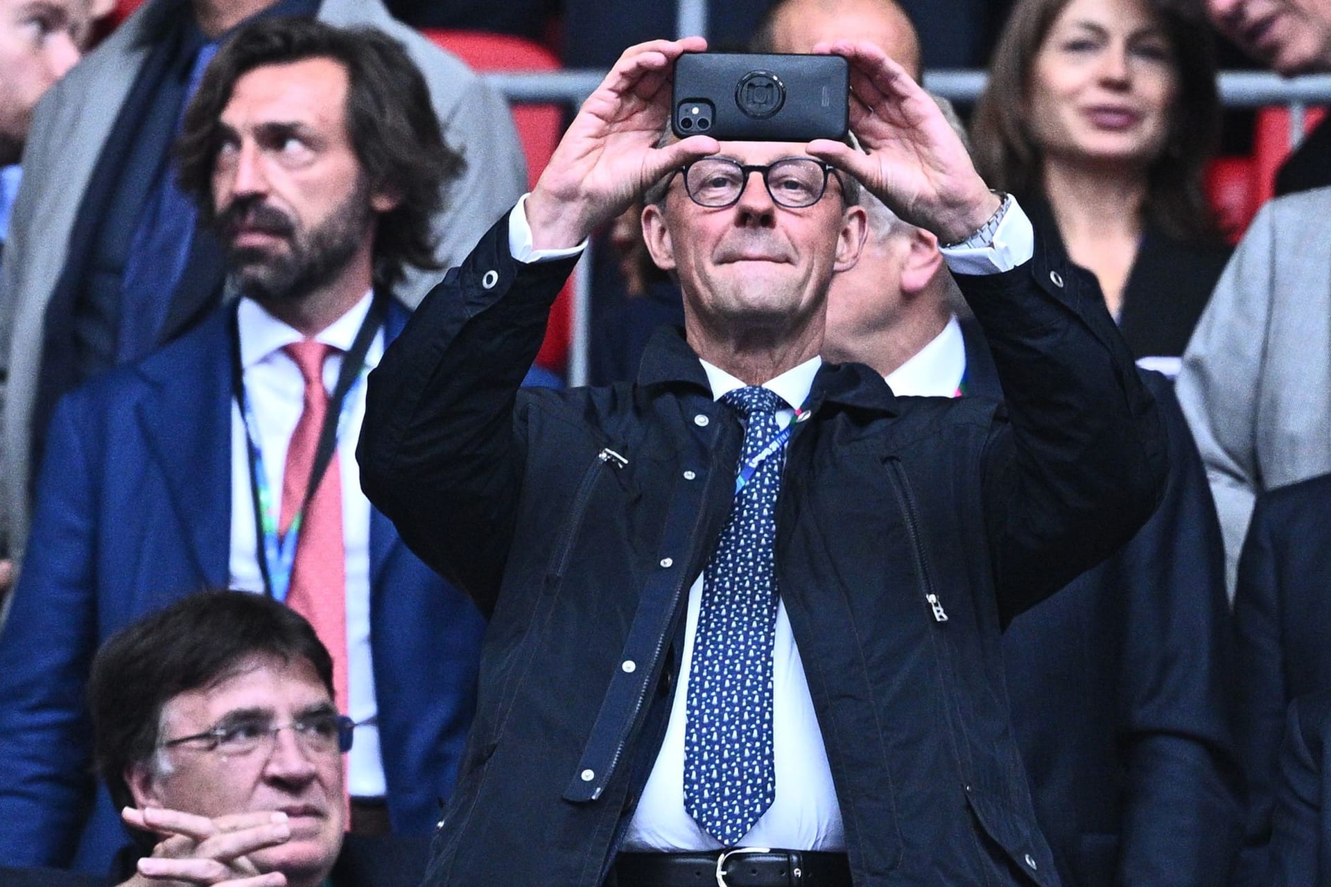 Fußball-Fan Friedrich Merz