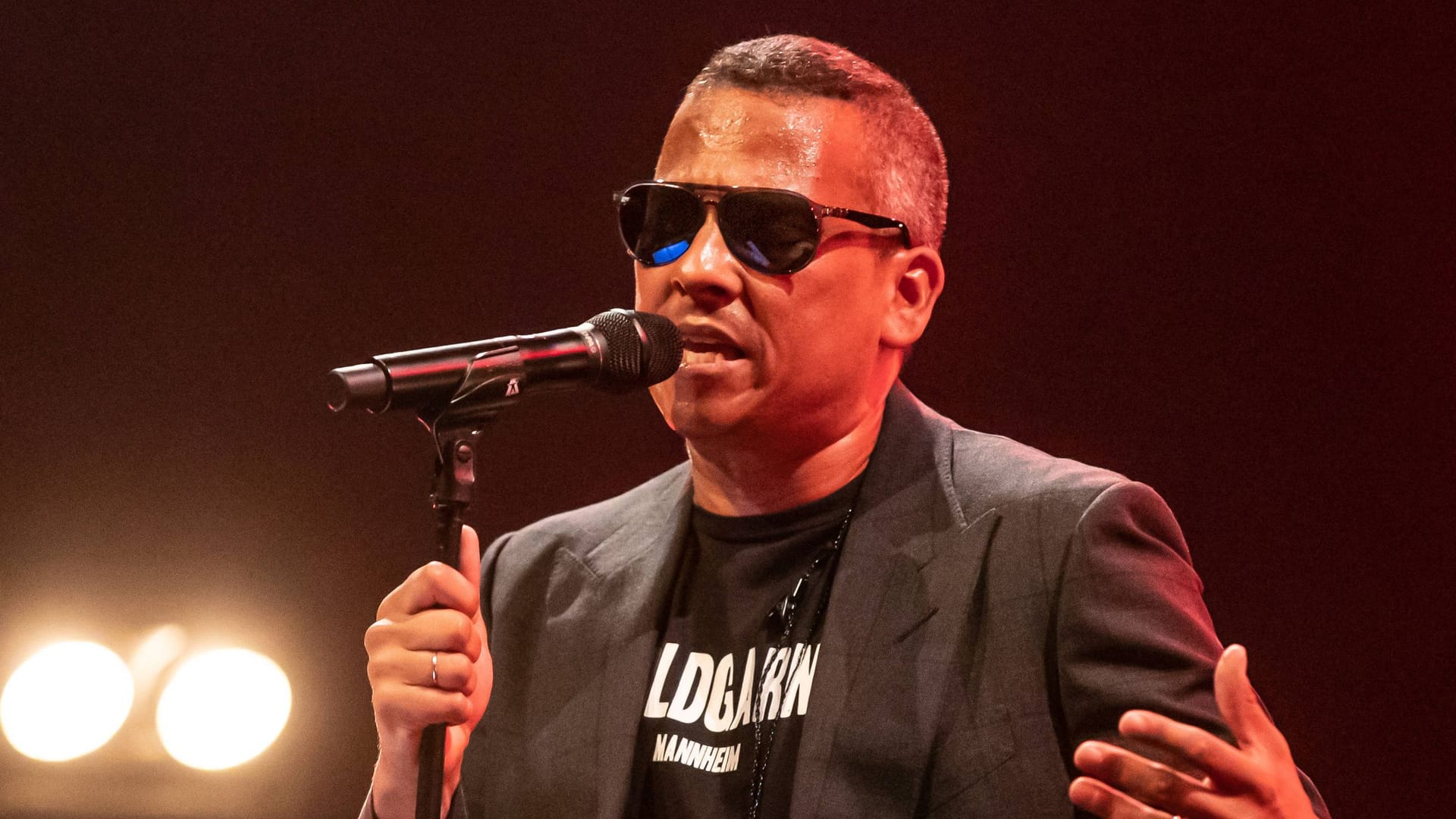 Xavier Naidoo: Er kommt zurück auf die Bühne. Xavier Naidoo: Er kommt zurück auf die Bühne.