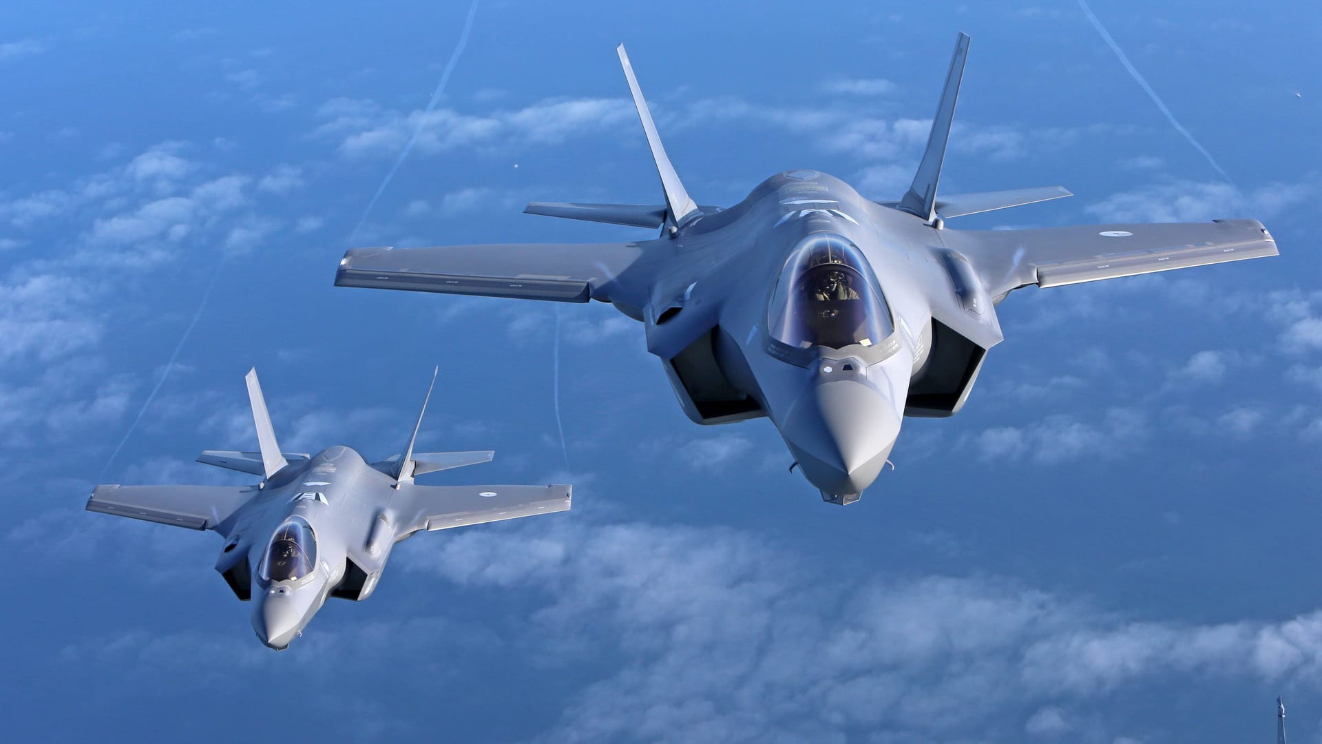 Zwei Kampfflugzeuge vom Typ Lockheed Martin F-35 (Symbolbild): Die Jets sollen die nukleare Teilhabe Deutschlands sichern.