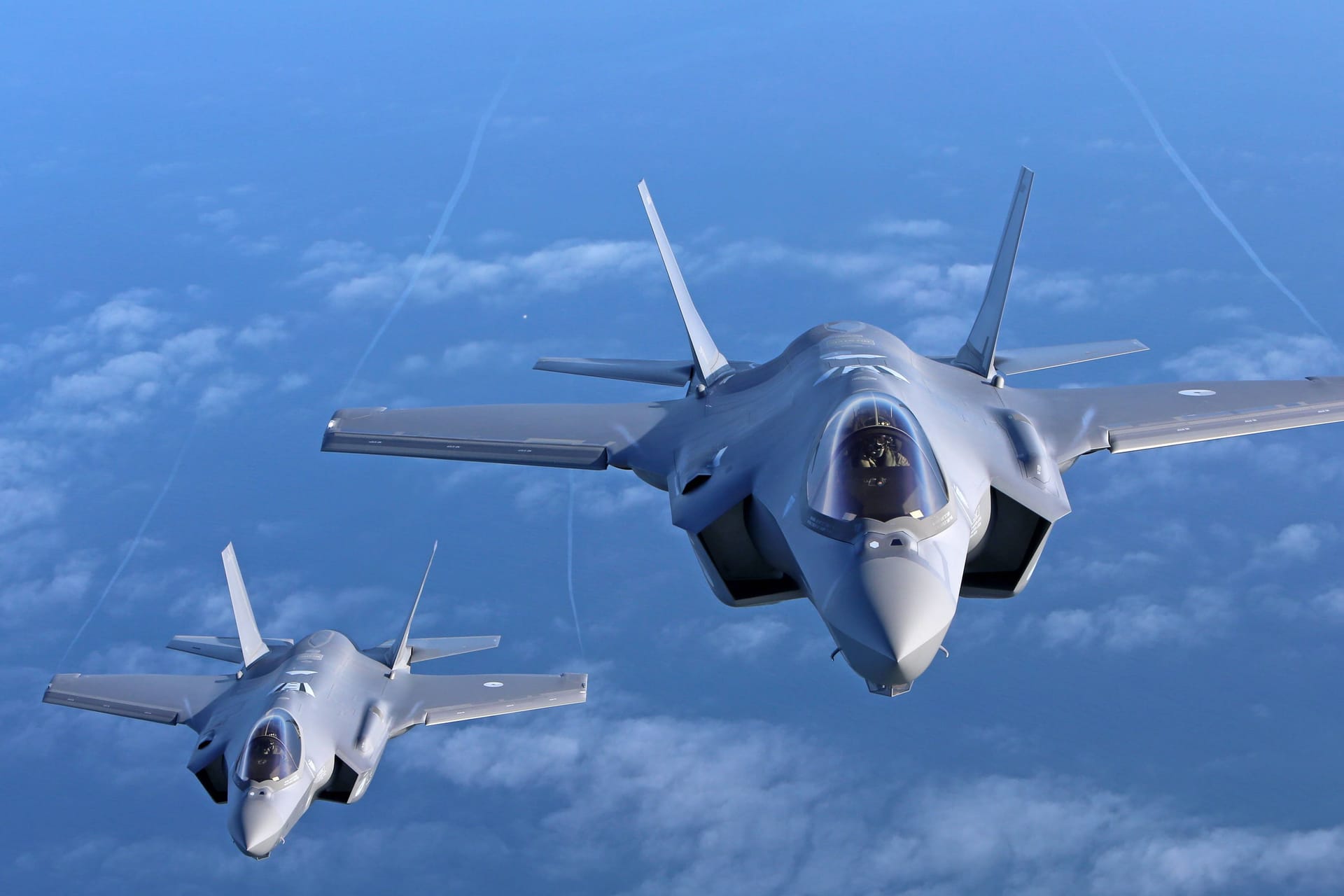 Zwei Kampfflugzeuge vom Typ Lockheed Martin F-35 (Symbolbild): Die Jets sollen die nukleare Teilhabe Deutschlands sichern.