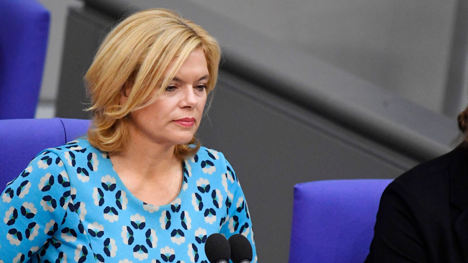 Julia Klöckner im Bundestag (Archivfoto): Sie trägt häufig Kleidung in bunten, leuchtenden Farben.