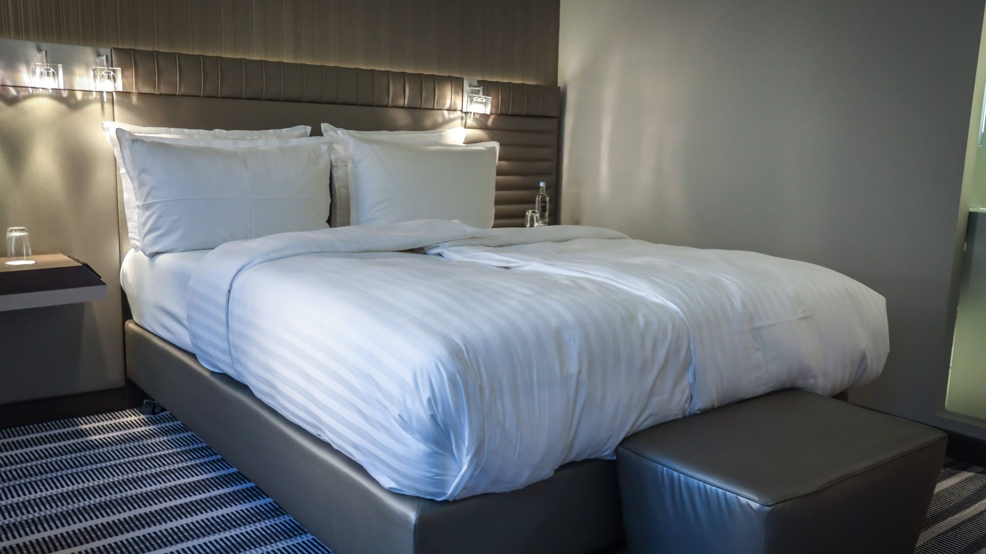 Bett im Steigenberger Airport Hotel (Symbolfoto): Die Hoteliers klagen über niedrige Auslastungen. Bett im Steigenberger Airport Hotel (Symbolfoto): Die Hoteliers klagen über niedrige Auslastungen.