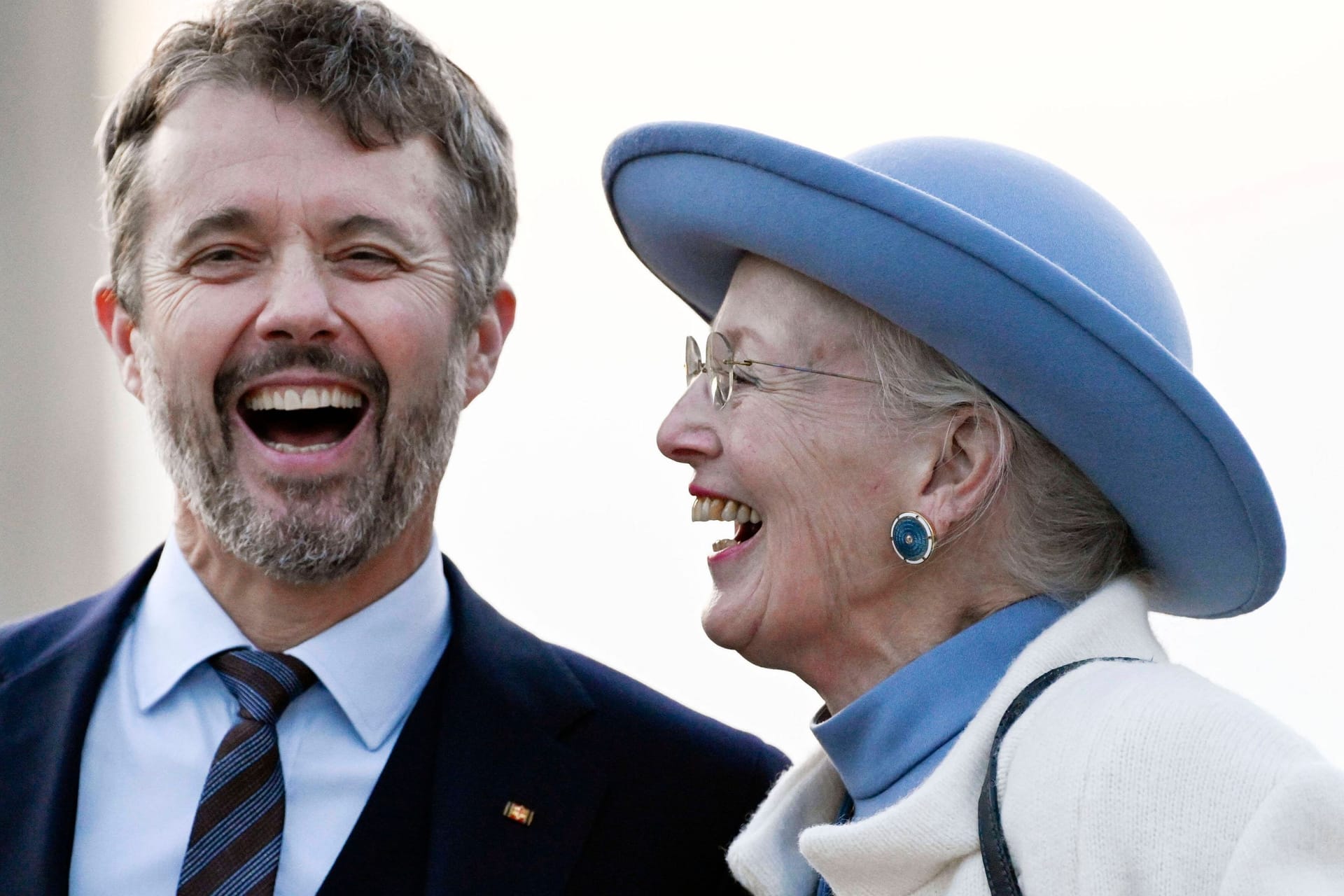 Kronprinz Frederik von Dänemark und Königin Margrethe II. von Dänemark: Sie übergab das Zepter an ihn.