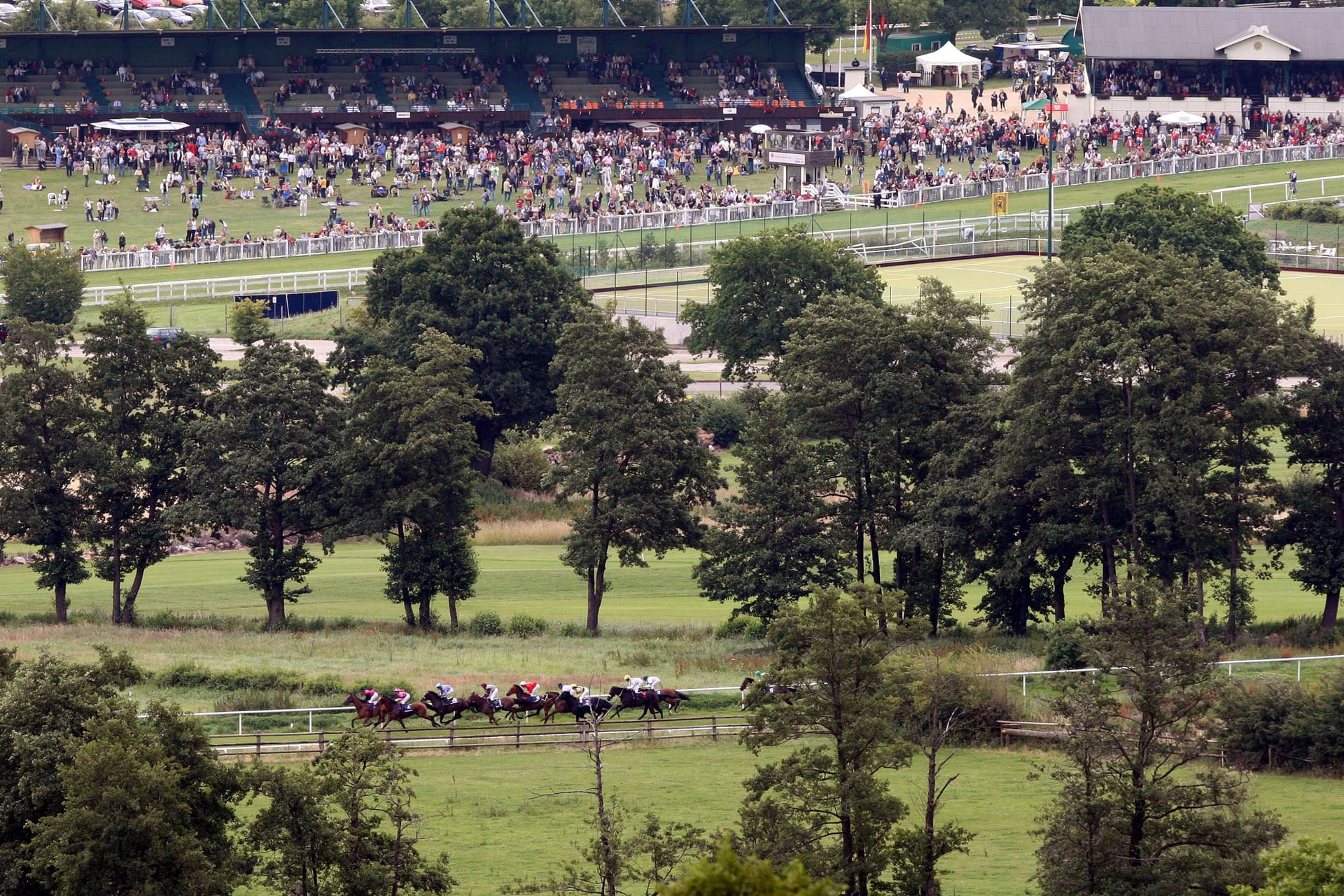 Galopprennbahn Bad Harzburg (Archivbild): Das Festival Yellow Jockey lockte 2024 mehr als 12.000 Besucher an.