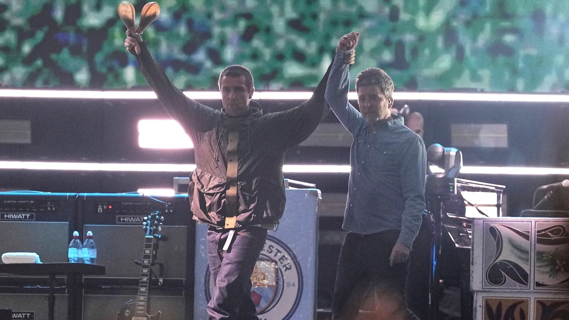 Liam (links) und sein Bruder Noel Gallagher: Oasis sind zurück auf der Bühne.