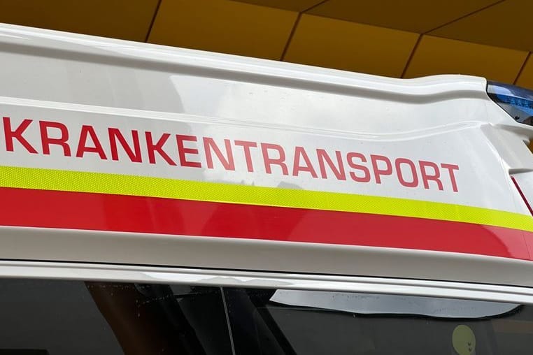 Rettungsdienst in Österreich (Symbolbild): Bei einem Triathlon ist es zu einem Notfall gekommen.