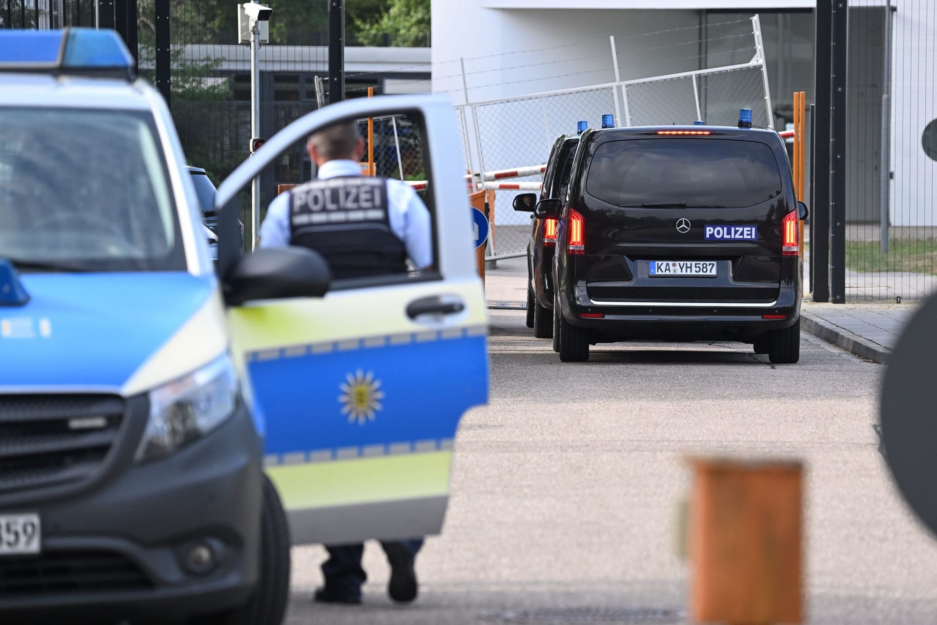 Mutmaßlicher Spion wurde am Bundesgerichtshof vorgeführt. Mutmaßlicher Spion wurde am Bundesgerichtshof vorgeführt.