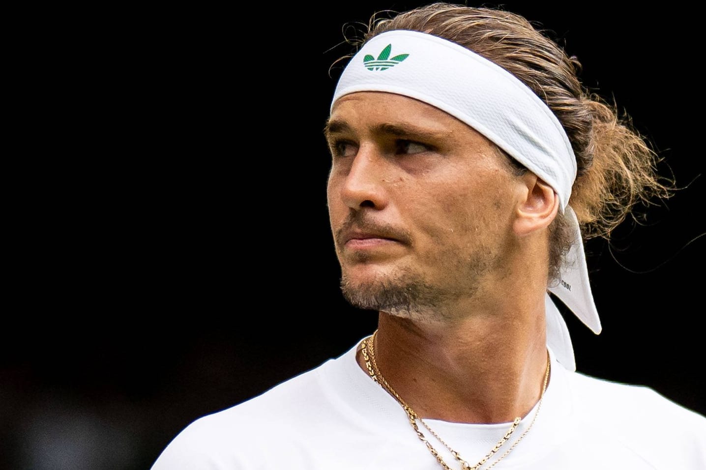Nachdenklicher Blick: Alexander Zverev macht aktuell ein Tief durch.
