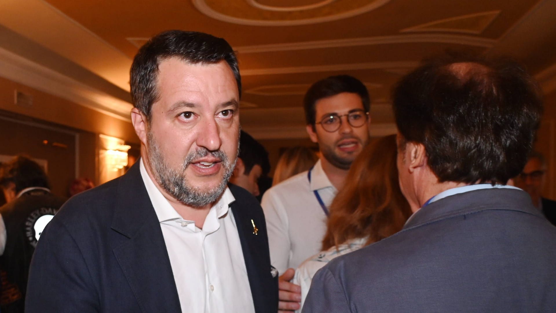 Streitbarer Verkehrsminister: Matteo Salvini kippt alte Blitzer-Regeln – die Polizei warnt vor den Konsequenzen.