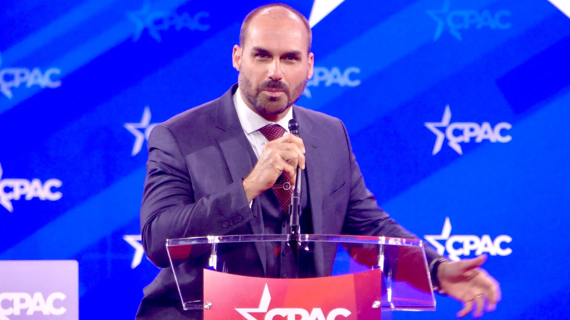 Jair Bolsonaros Sohn Eduardo spricht auf der rechtsradikalen CPAC-Konferenz in den USA.