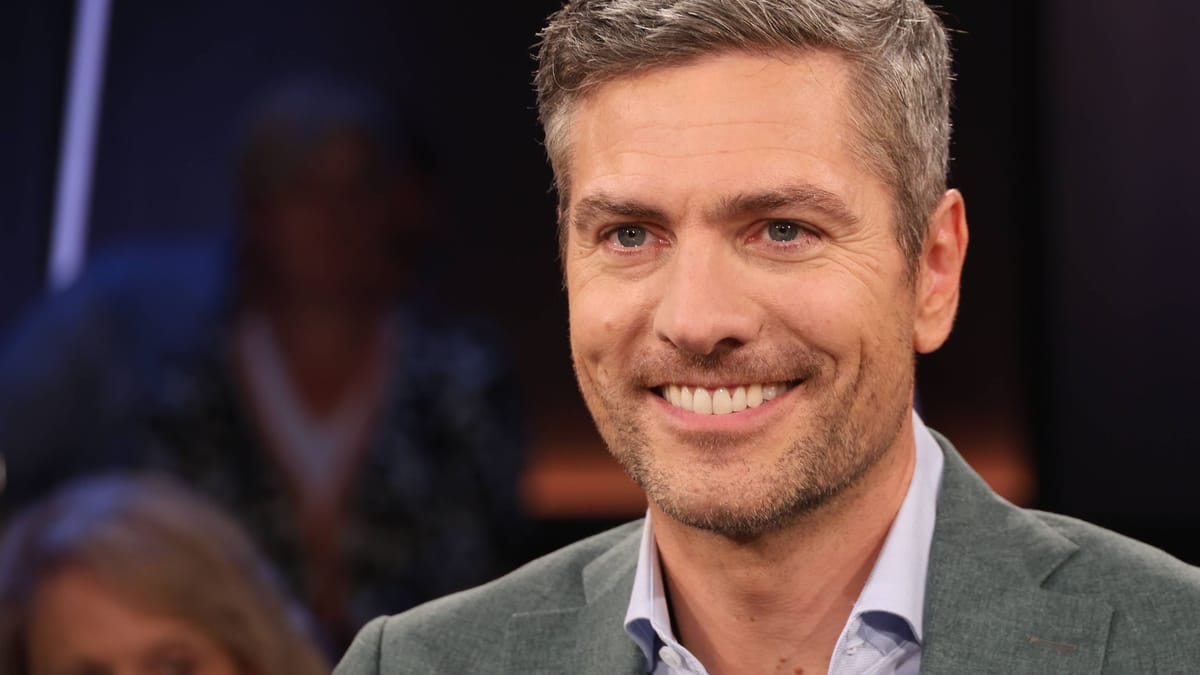 Tour-de-France-ARD-Moderator-Ingo-Zamperoni-schw-rmt-von-Florian-Lipowitz