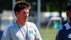 Bei Interview mit HSV-Trainer: Kameramann bricht zusammen