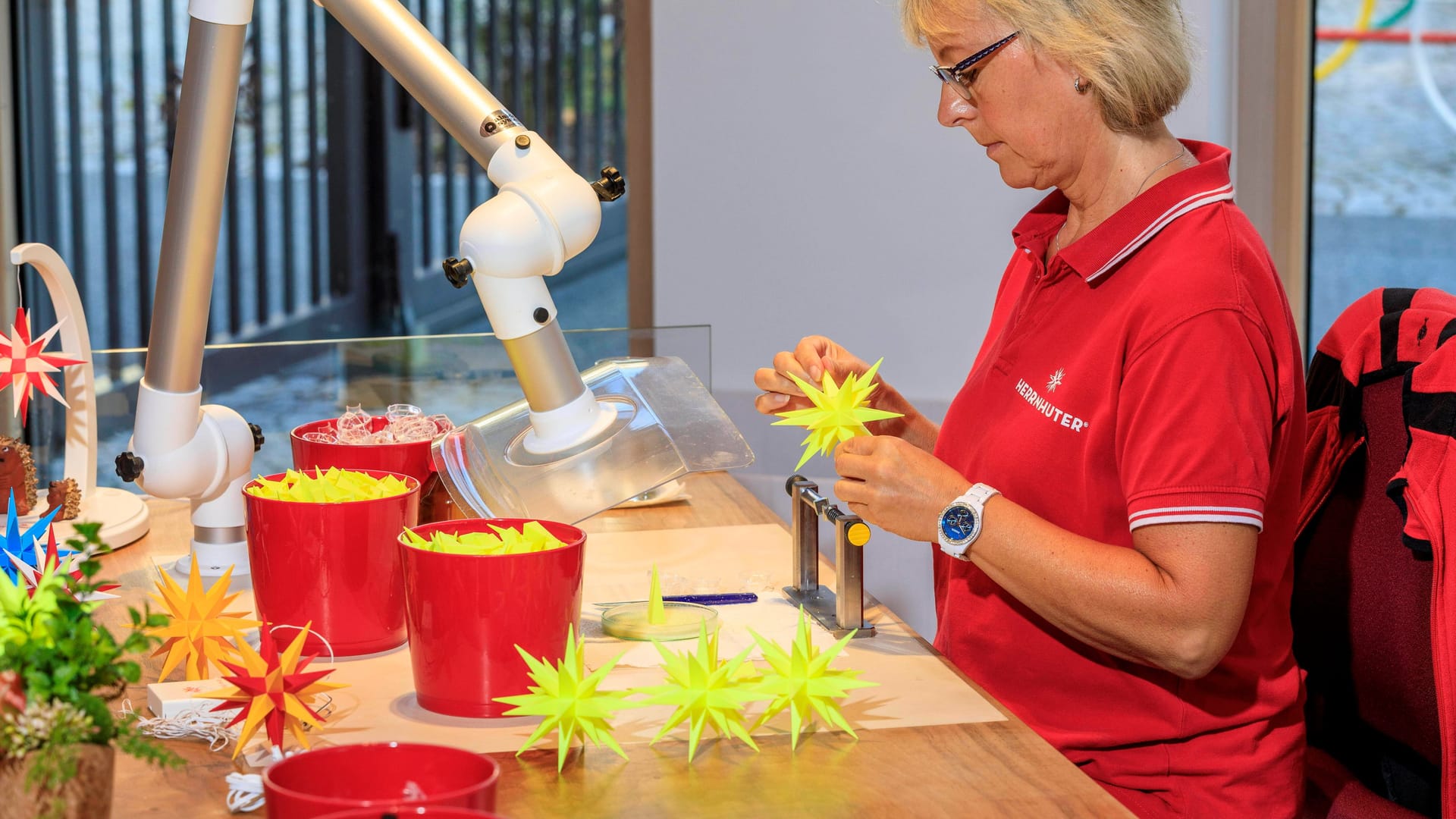 Die Herrnhuter Sterne Manufaktur ist ein Wirtschaftsunternehmen der Evangelischen Brüder-Unität Herrnhuter Brüdergemeine.