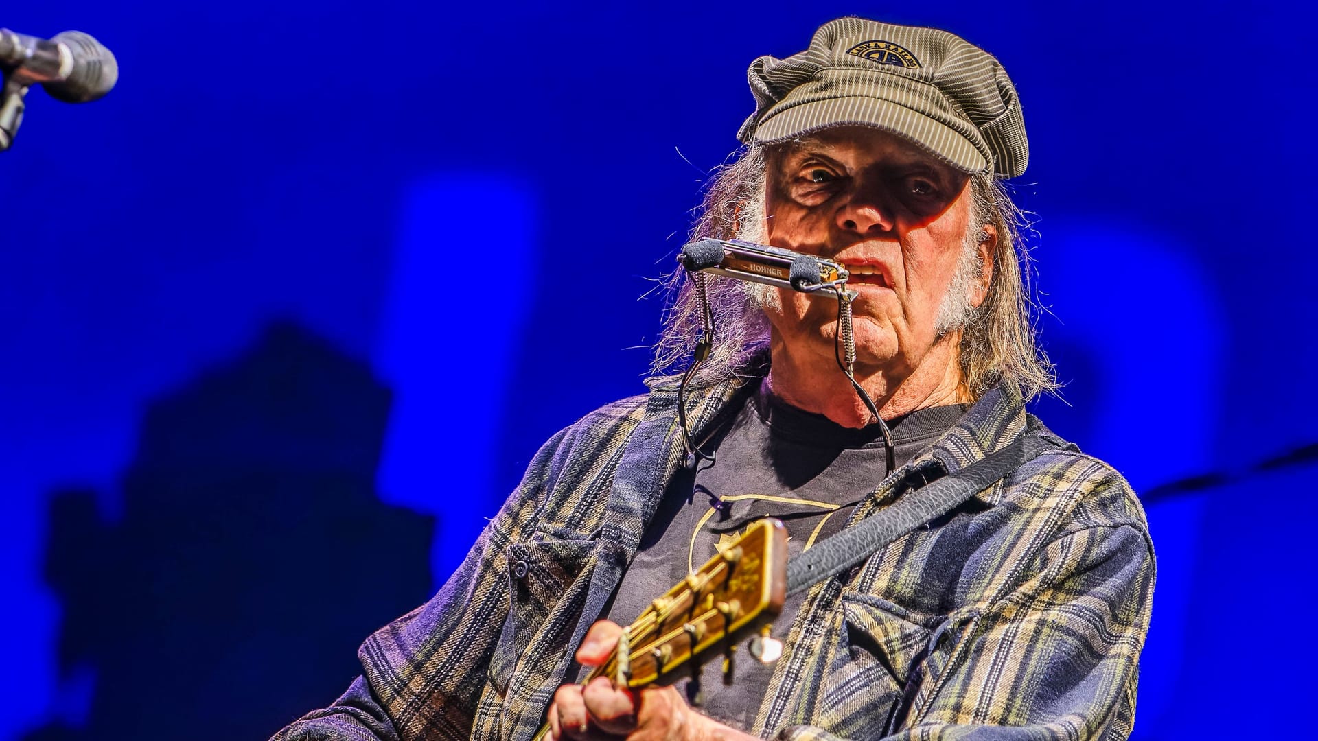 Neil Young and the Chrome Hearts (Archivbild): Hier bei dem Konzert auf dem Glastonbury Festival.