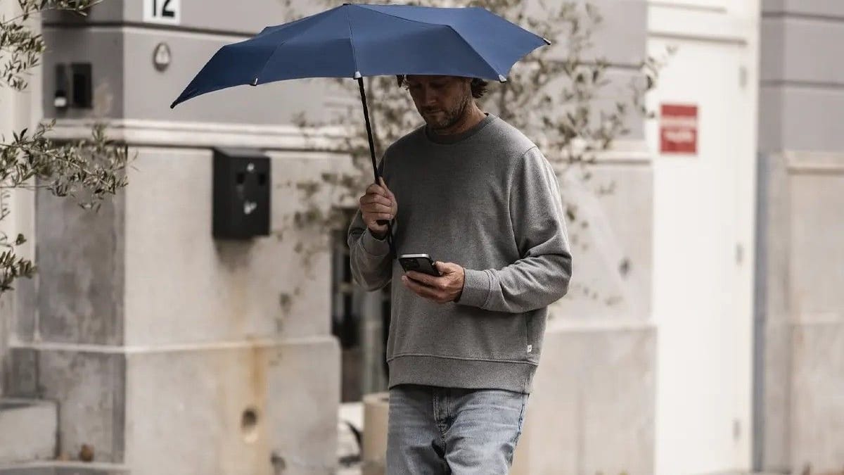Ulkiges Design: Die Regenschirme von Senz fallen durch ihre ungewöhnliche Form auf.