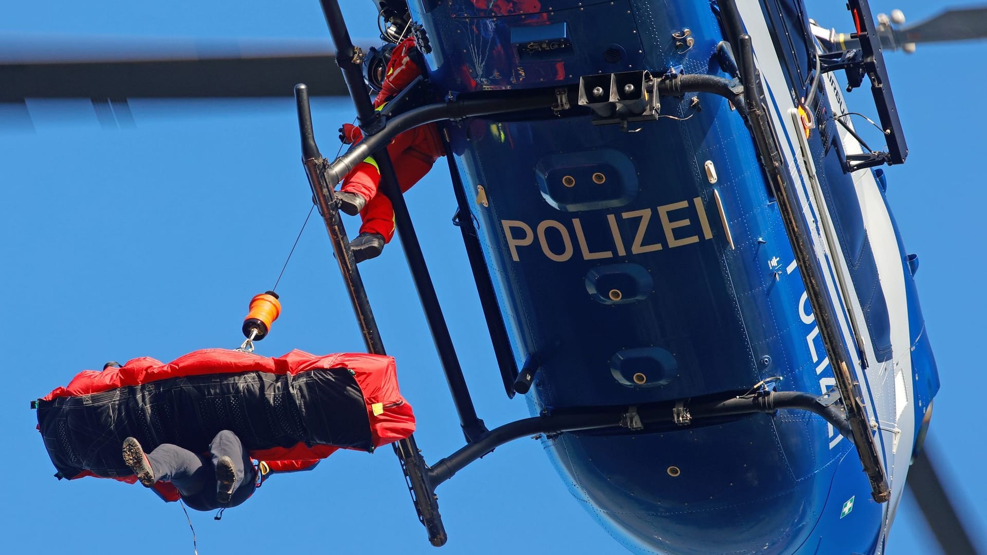Bergwacht-Übung mit Hubschrauber