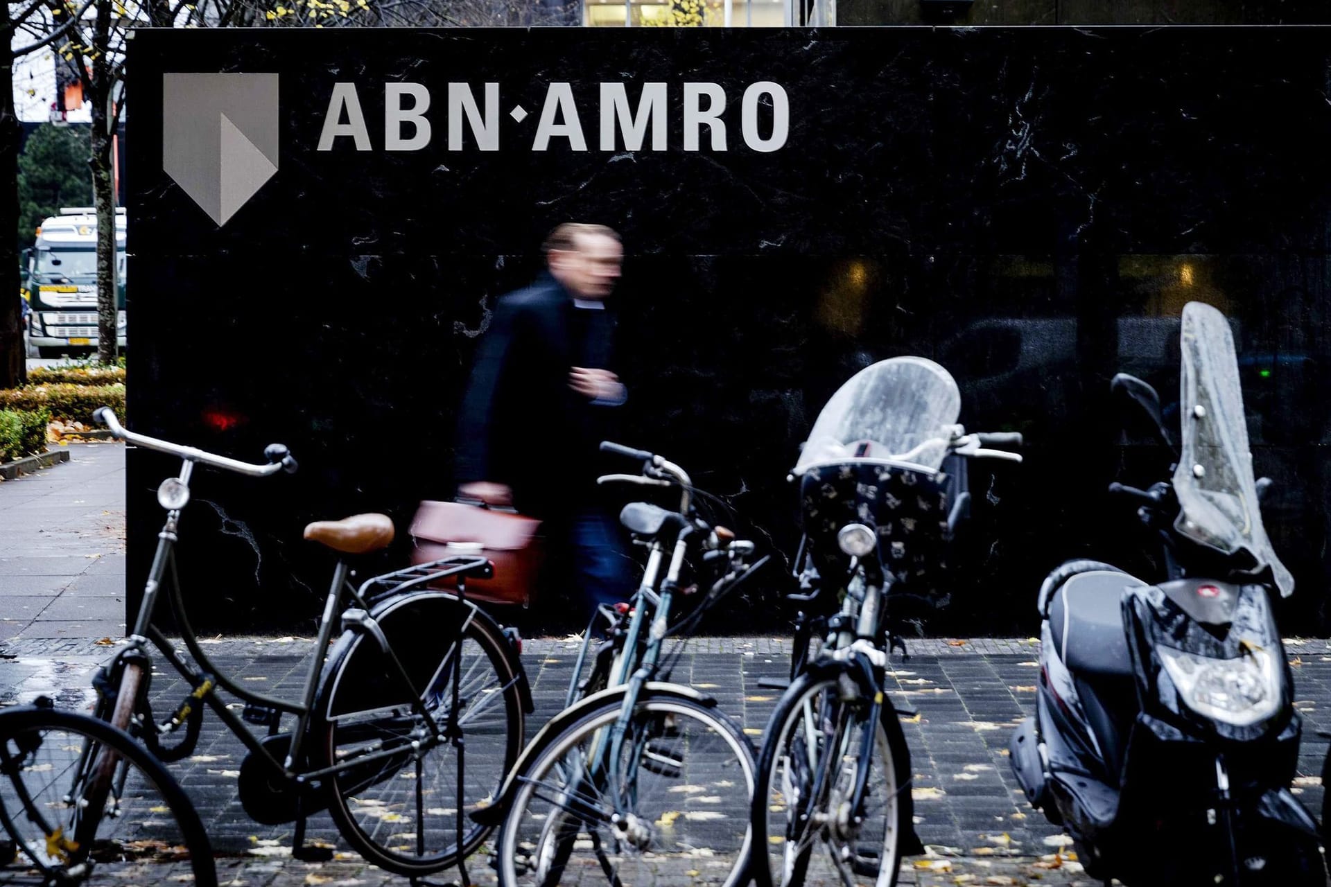 ABN Amro Bank übernimmt Hauck Aufhäuser Lampe ABN Amro Bank übernimmt Hauck Aufhäuser Lampe